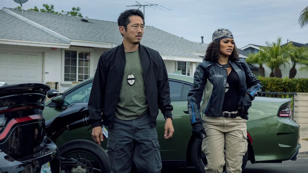 Steven Yeun en Teyana Taylor in The Rip