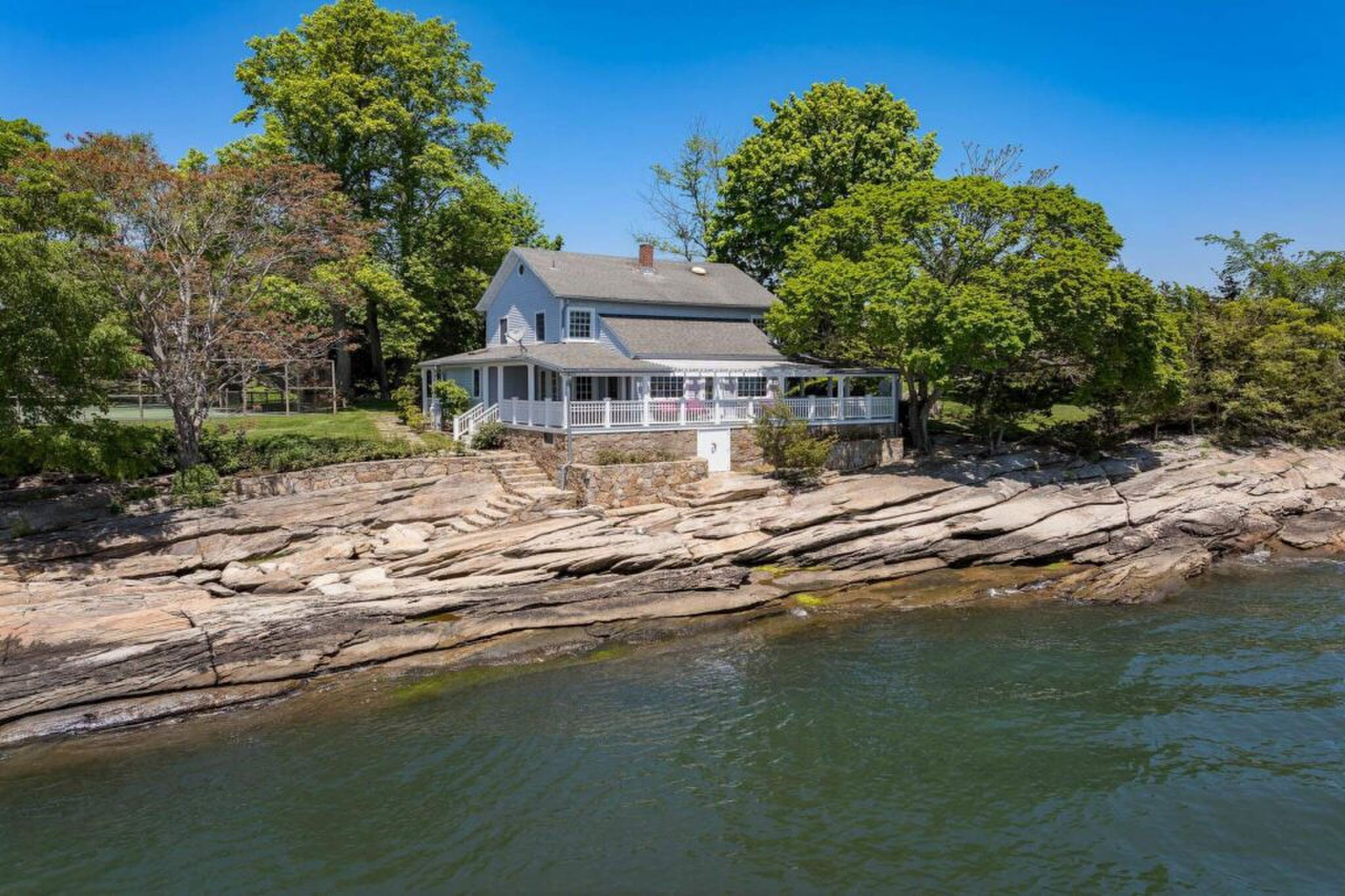 Het gastenverblijf aan het water.