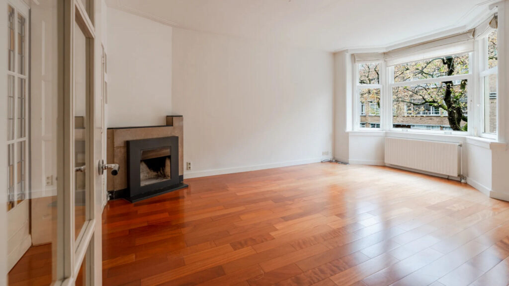 De woonkamer van het nieuwe appartement van Bridget Maasland