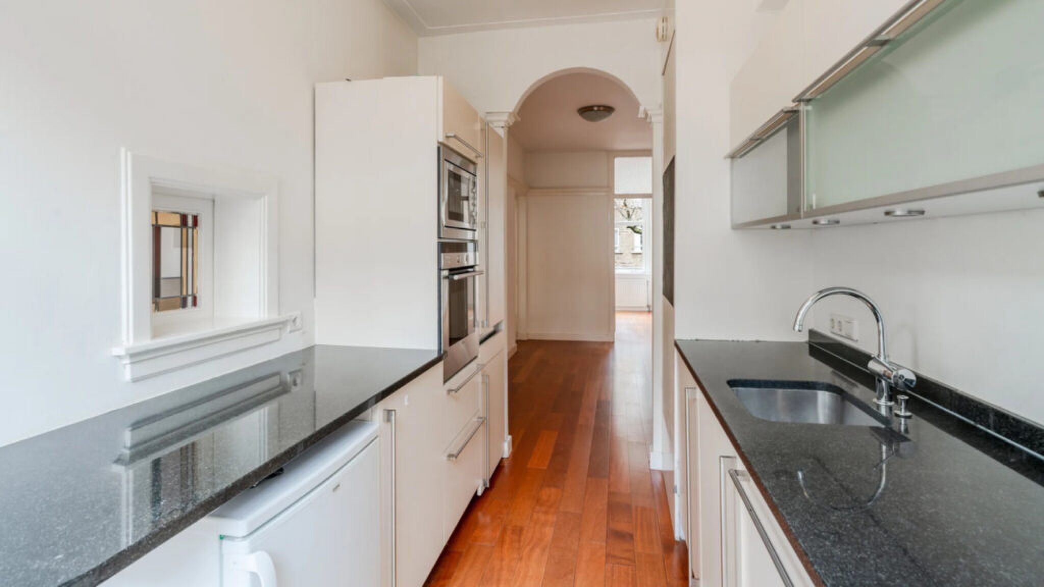 De keuken van het nieuwe appartement van Bridget Maasland