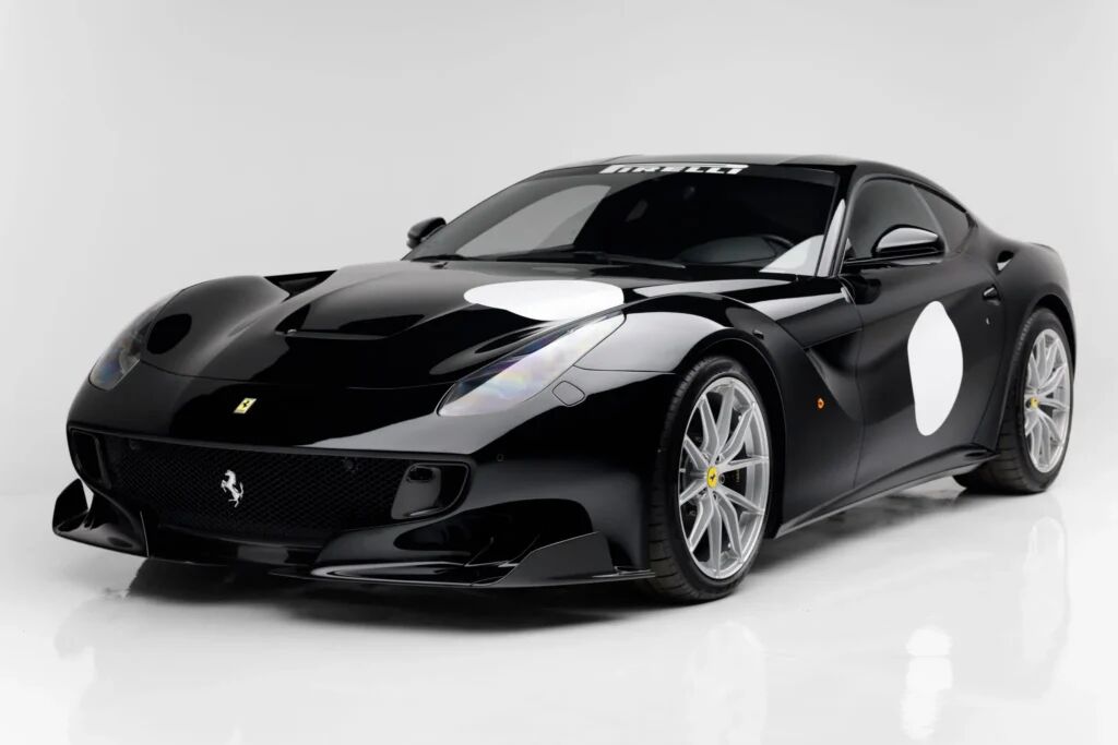 Zwarte Ferrari F12tdf prototype voorkant