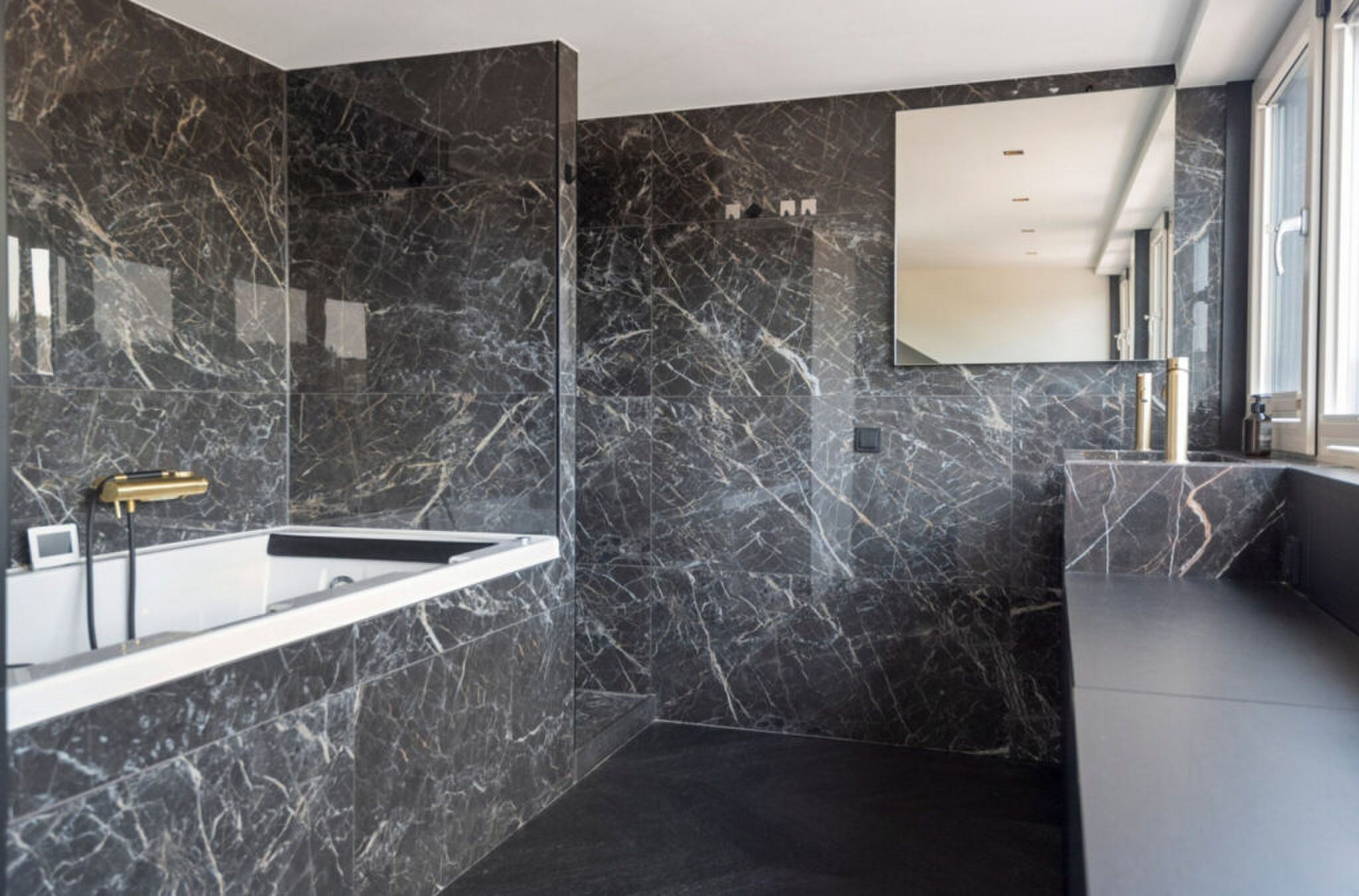 De badkamer van de maisonnette van Jade Anne