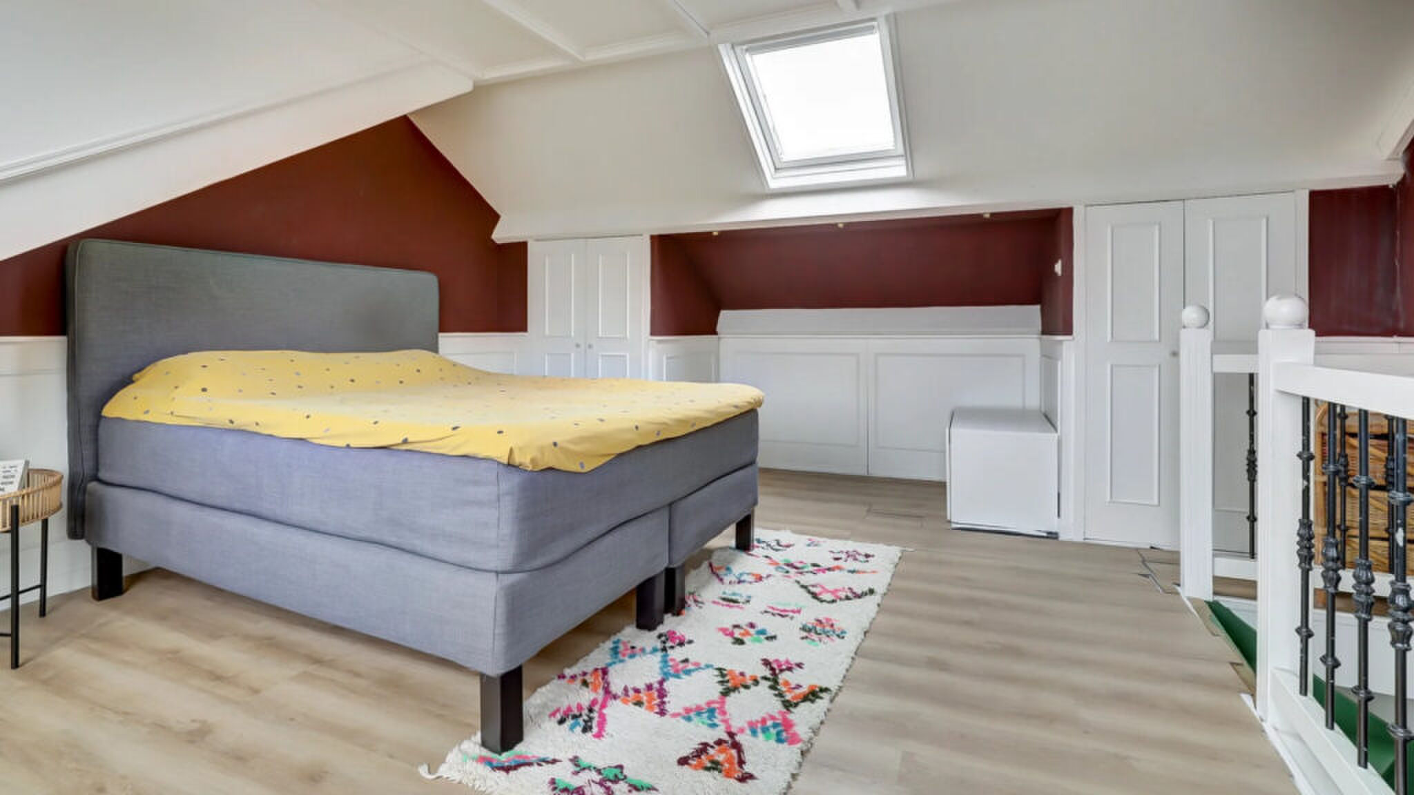 De slaapkamer van de woning van acteur Oscar Aerts