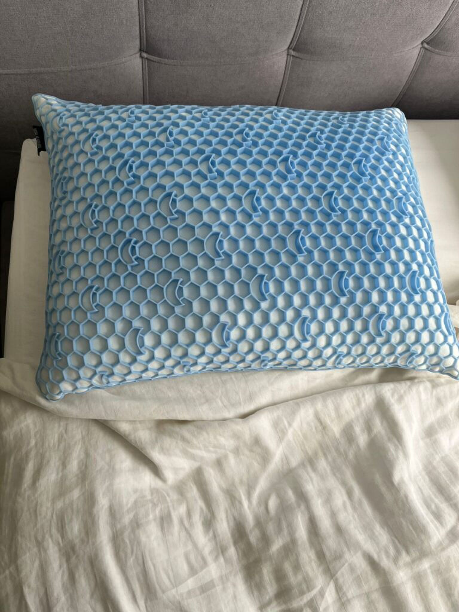 Verkoelend en aanpasbaar kussen met traagschuim van Action