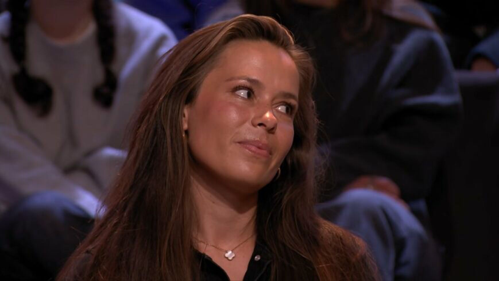 Rianne van Riet (de vriendin van Mats Deijl) in het programma 'Jinek'