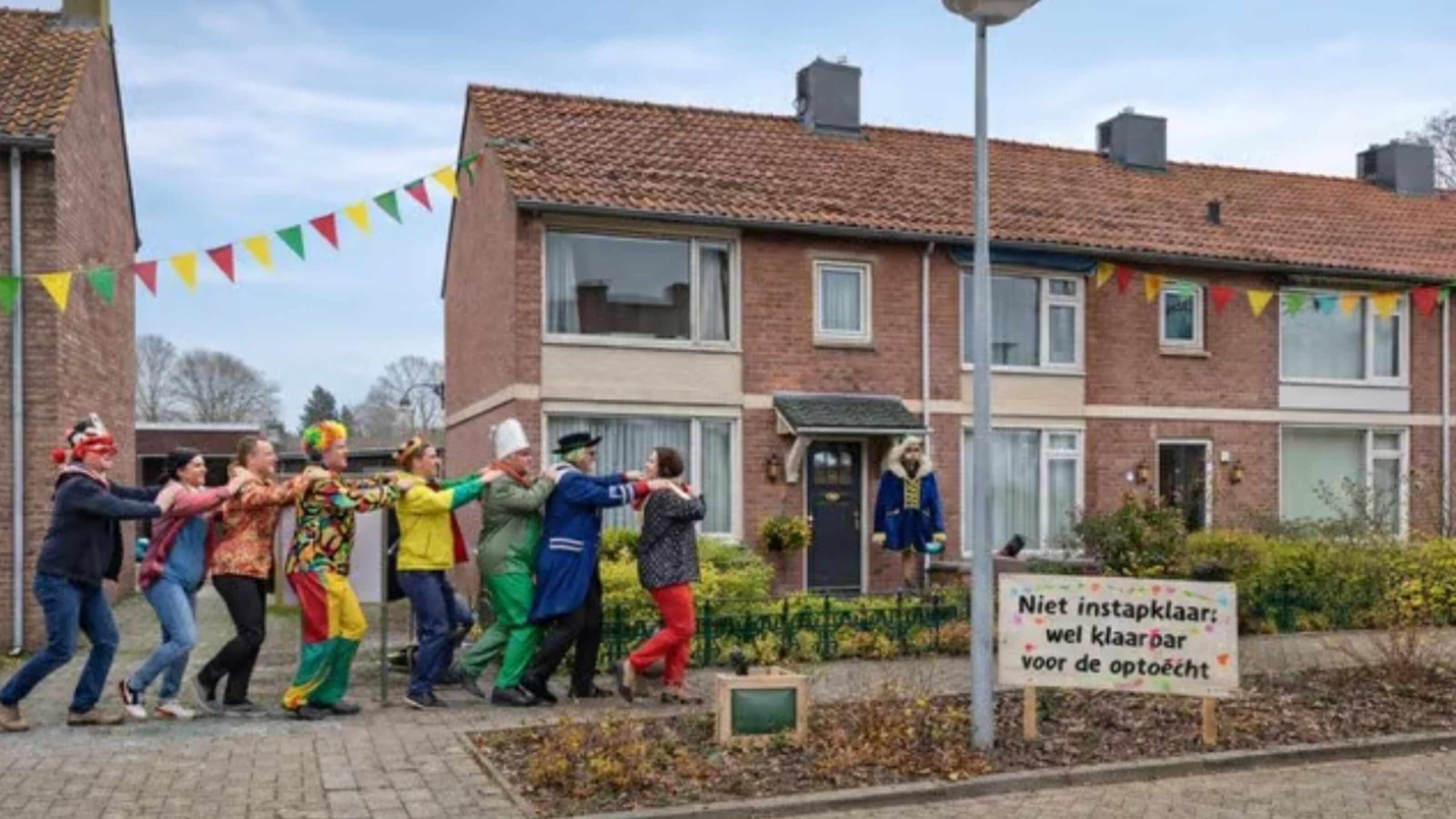 Alaaf! Funda-woning in Nuenen trekt de aandacht door geniale carnavalsfoto’s