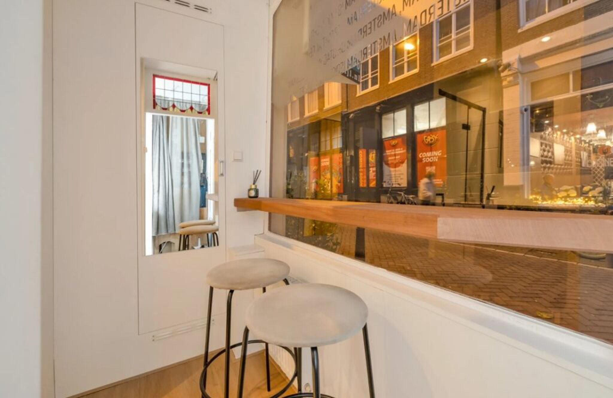 De begane grond van het pand in Amsterdam.