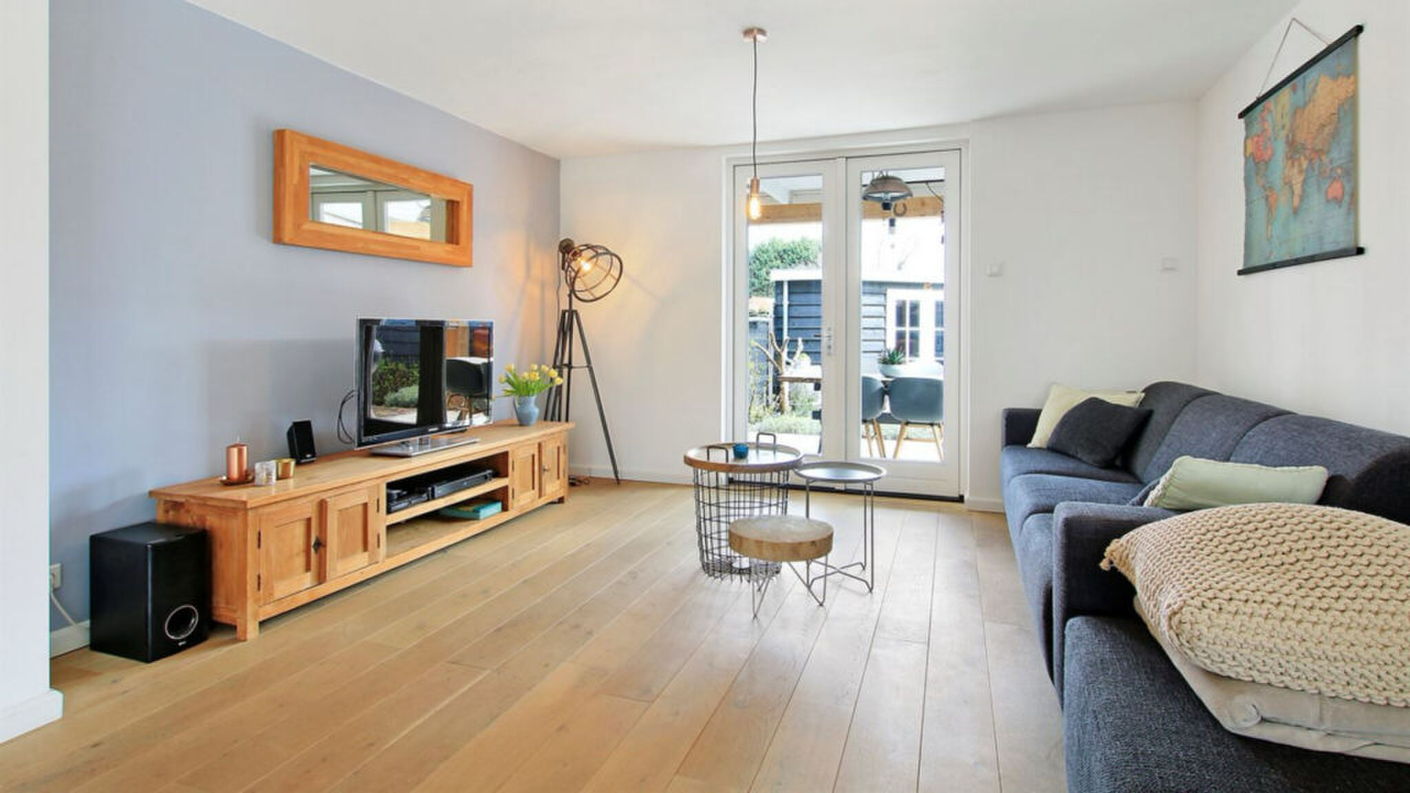 De woonkamer in de woning in Noord-Holland.