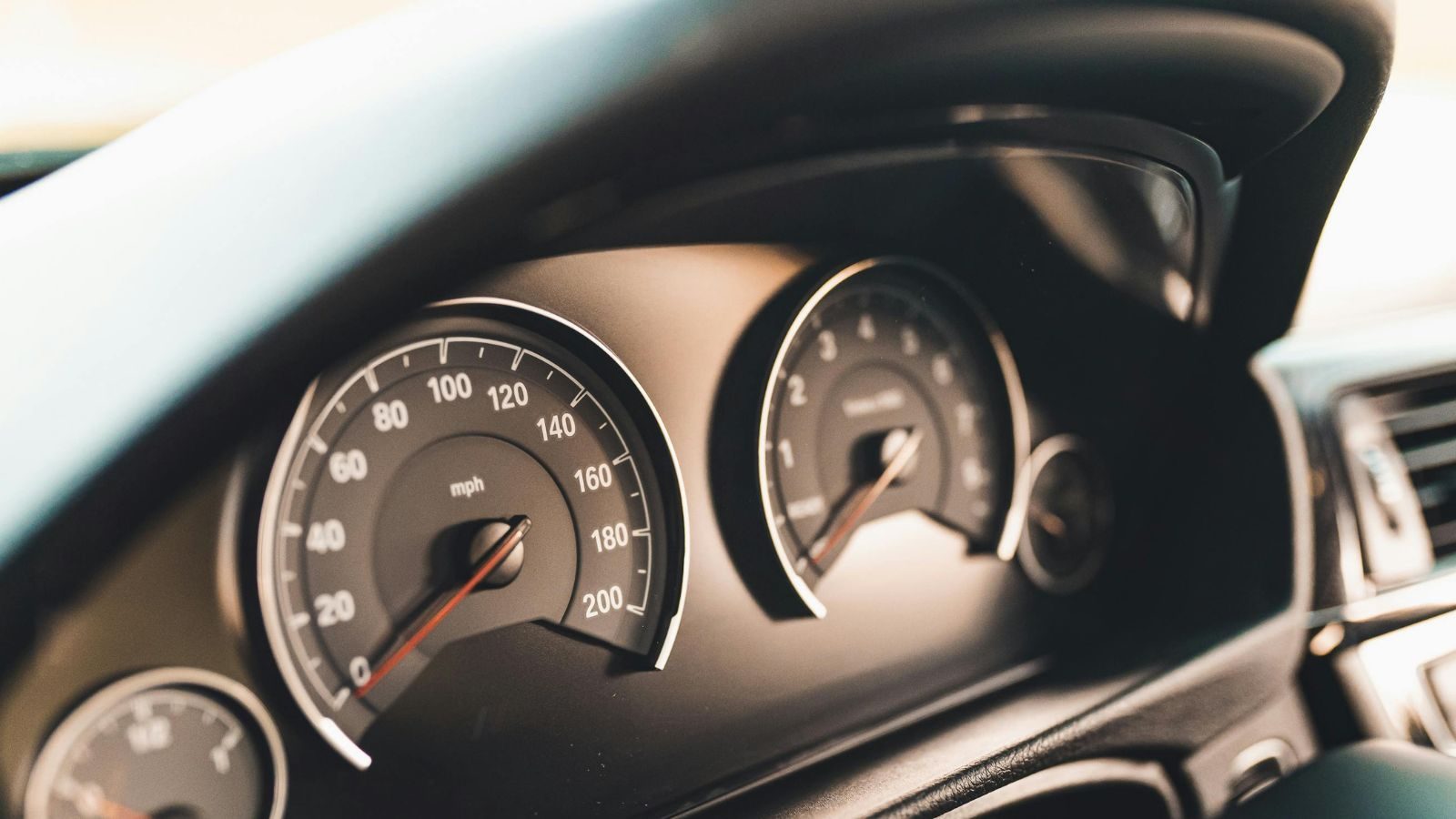 Auto Kilometer Meer auto's, meer kilometers: hoeveel kilometer rijden we eigenlijk?