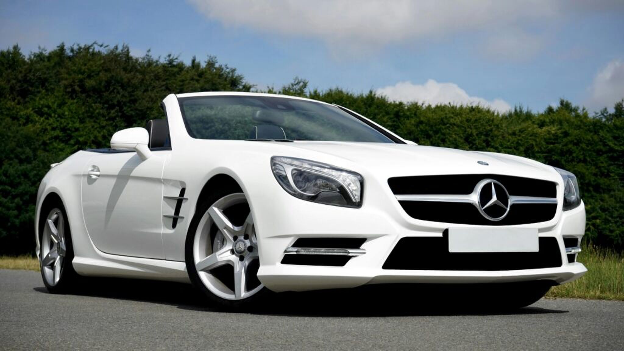 Witte Merceds-Benz