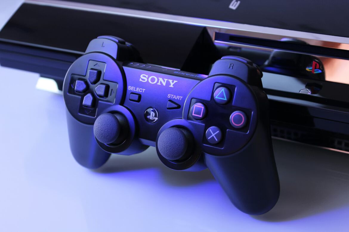 PlayStation drie controller voor de PlayStation zelf