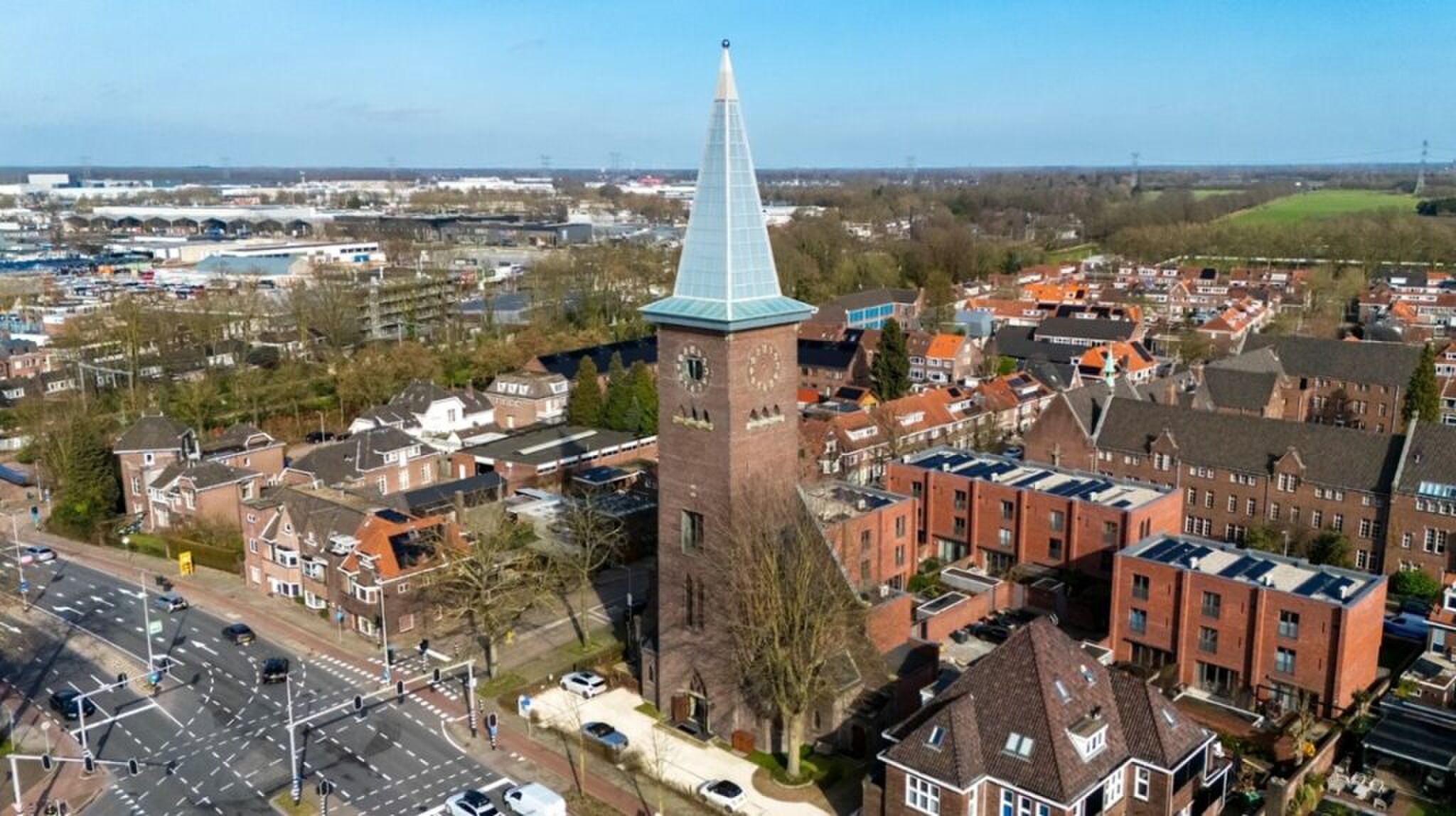 De bijzondere kerktoren in Tilburg.