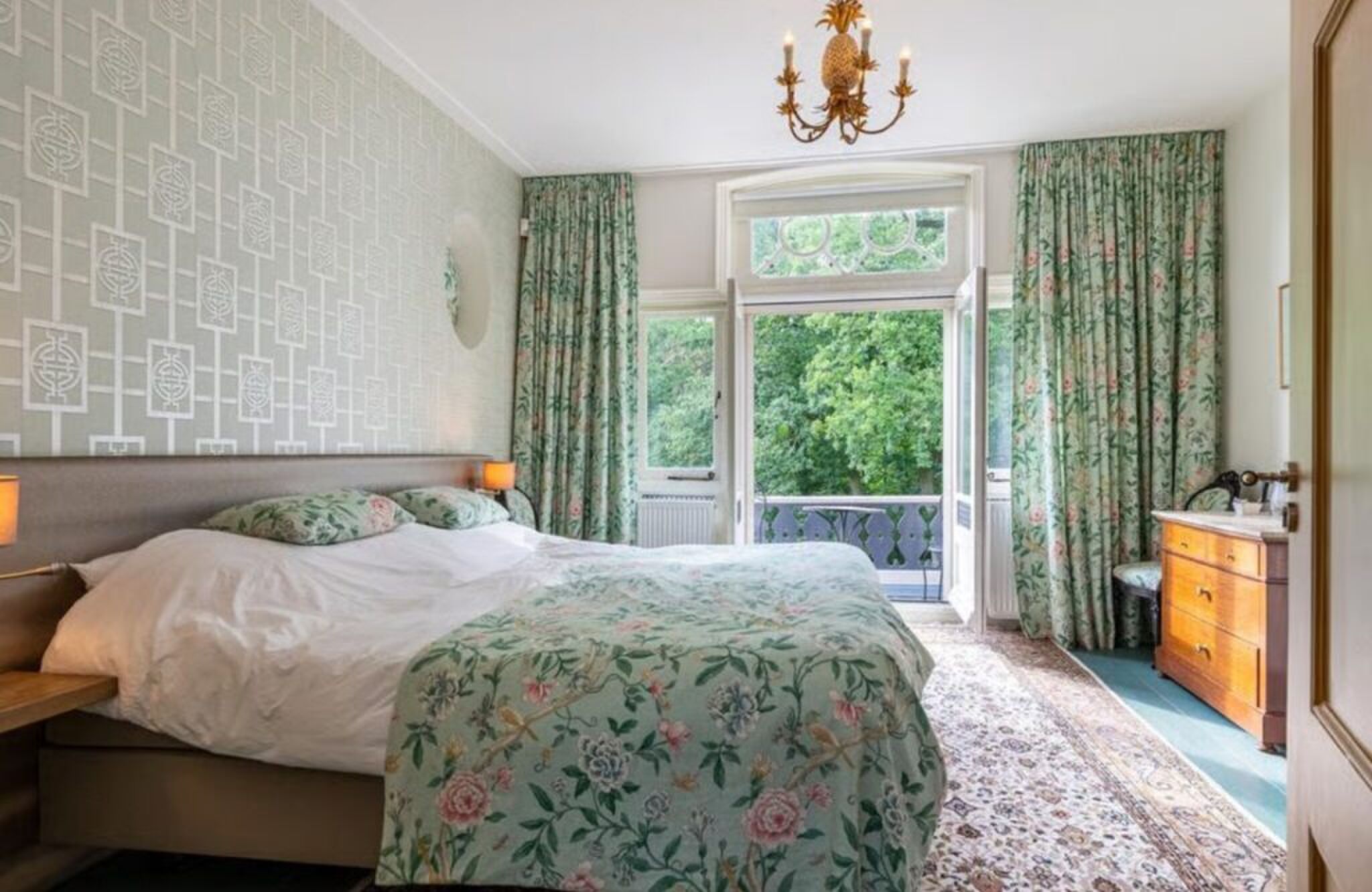 De mastersuite met balkon.