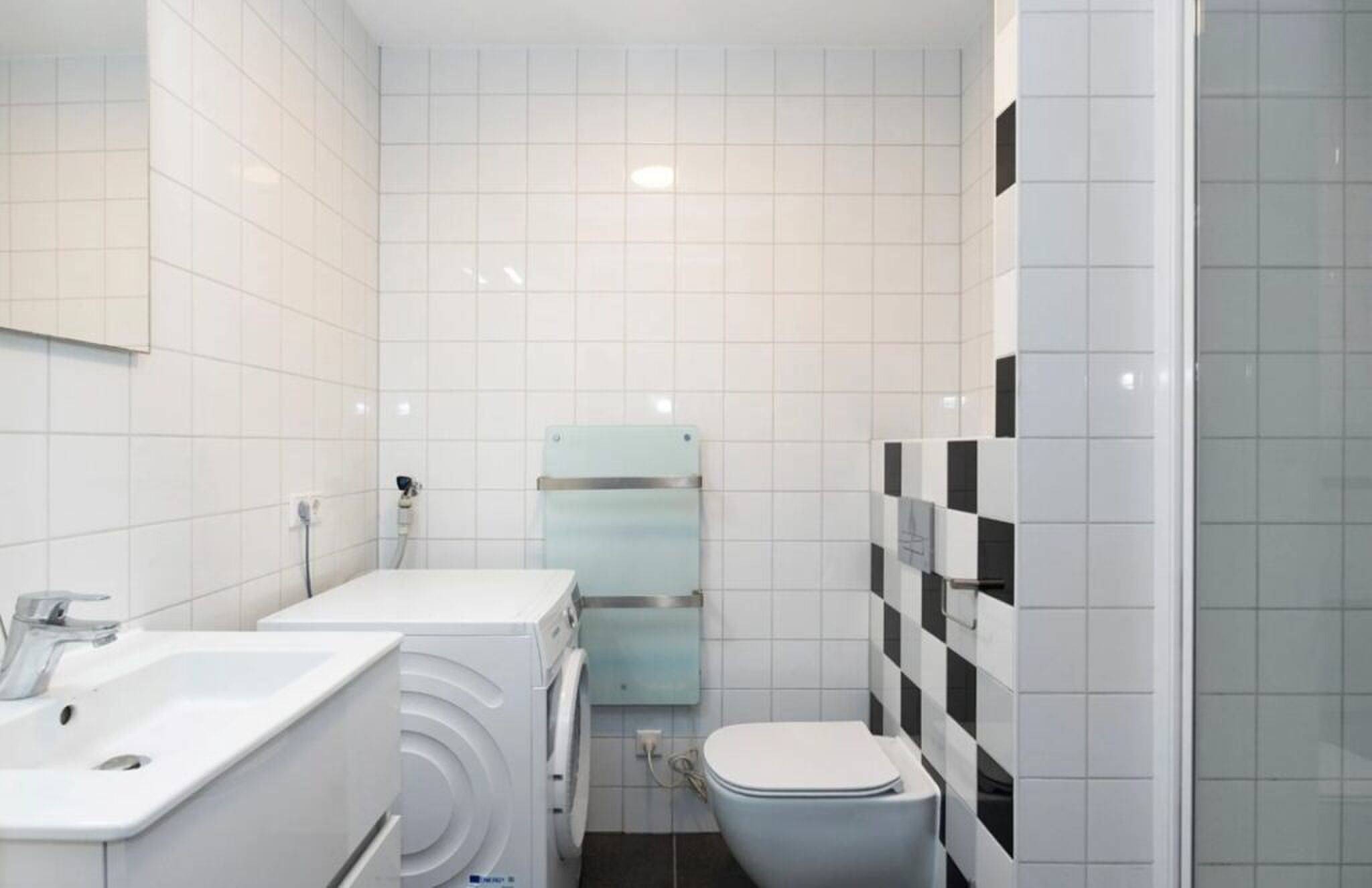 De badkamer van het mini Funda-huis.