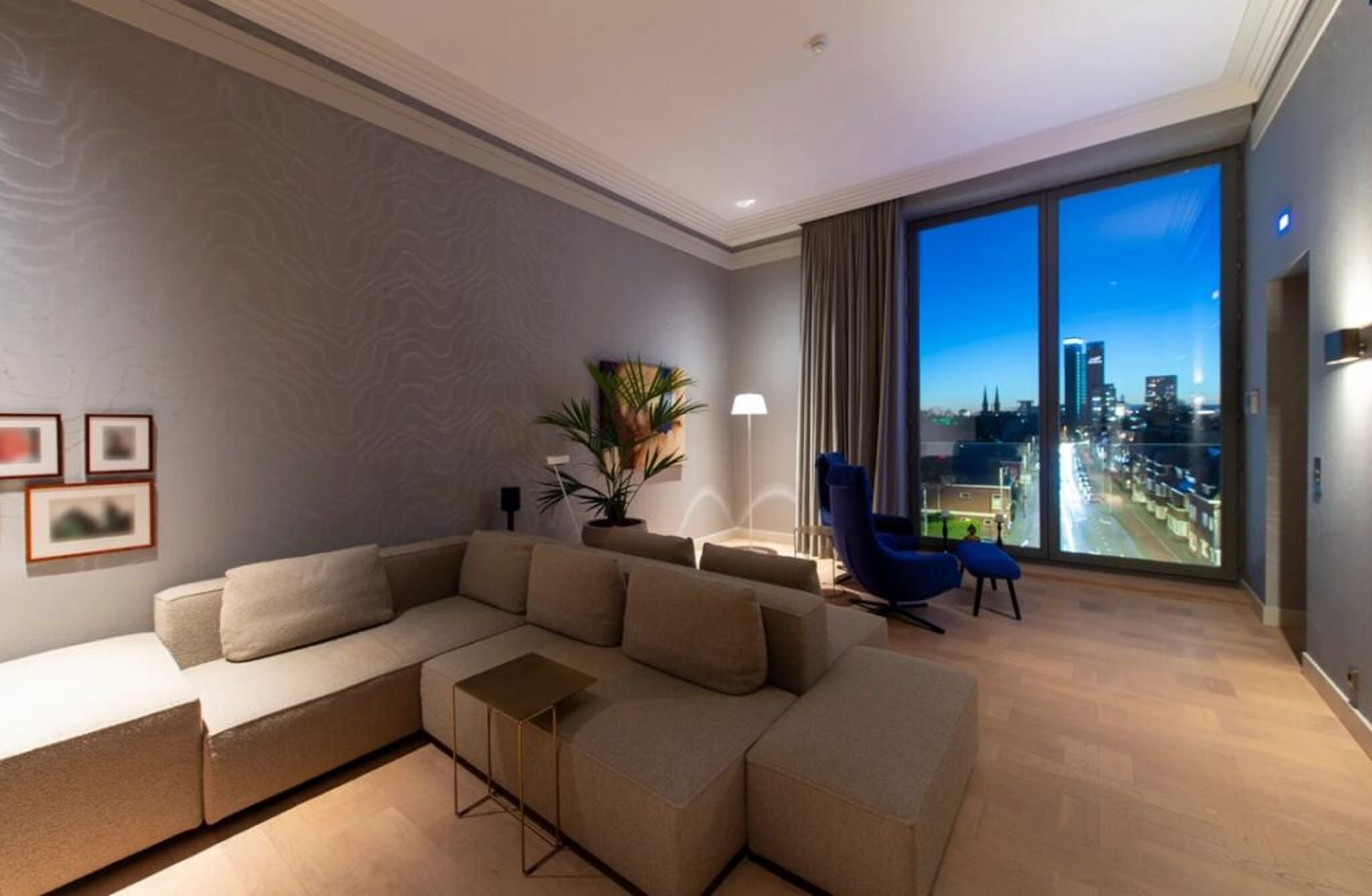 De living en zitkamer.