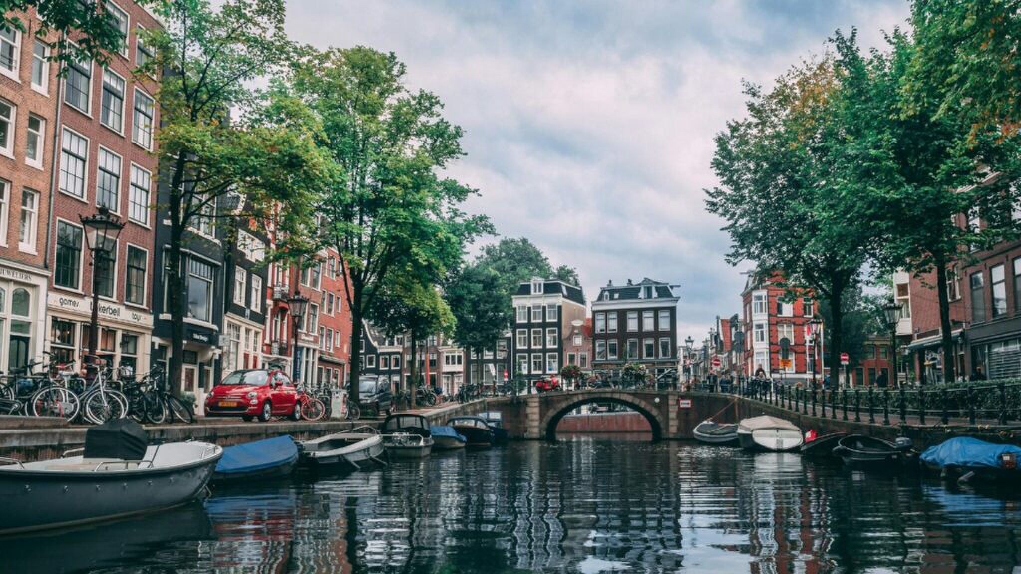 Een gracht in Amsterdam
