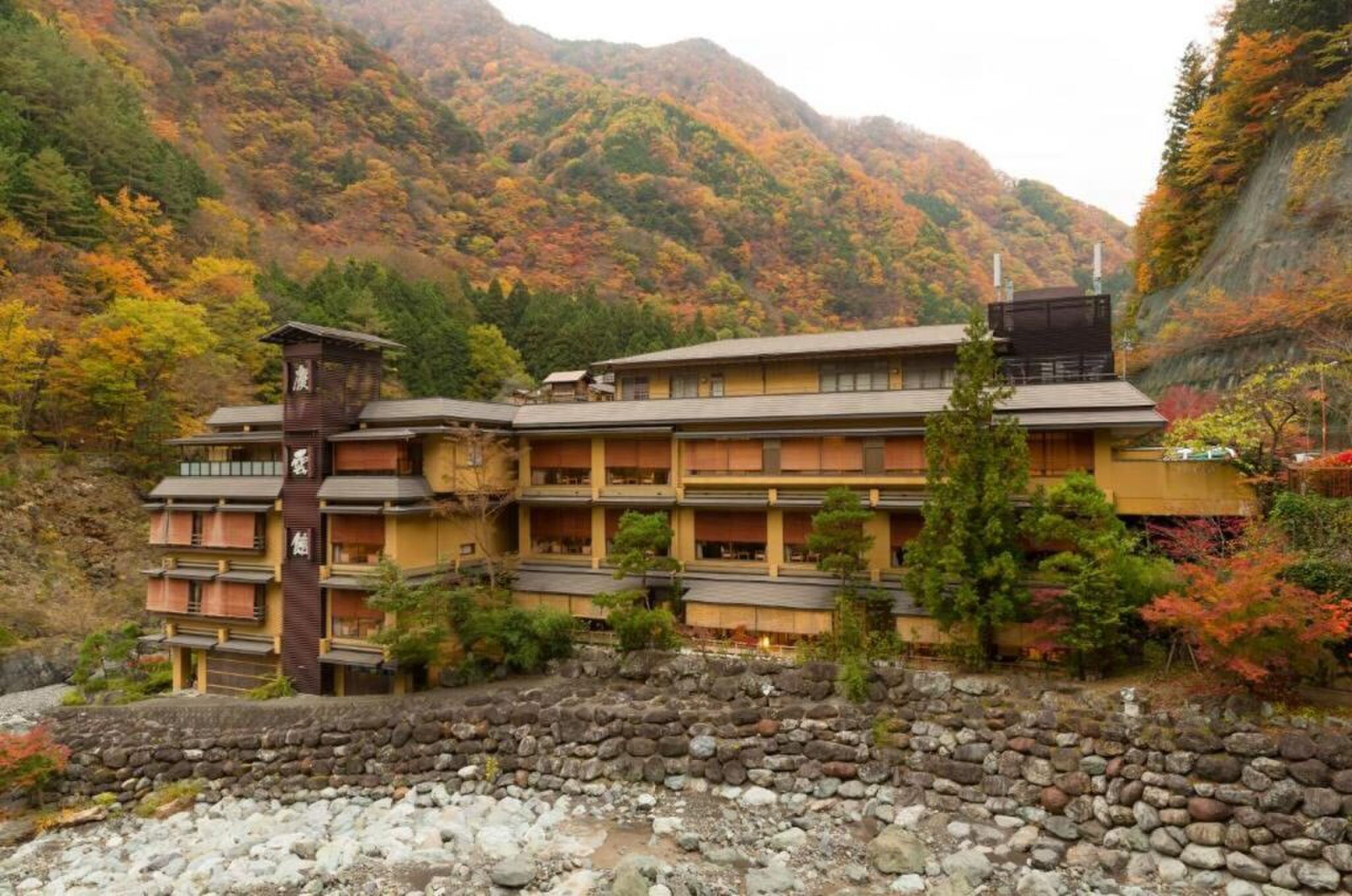 Nishiyama Onsen Keiunkan Hotel
