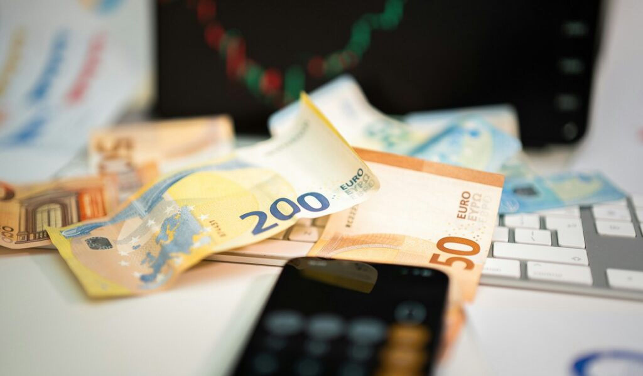 Cashgeld en een rekenmachine.