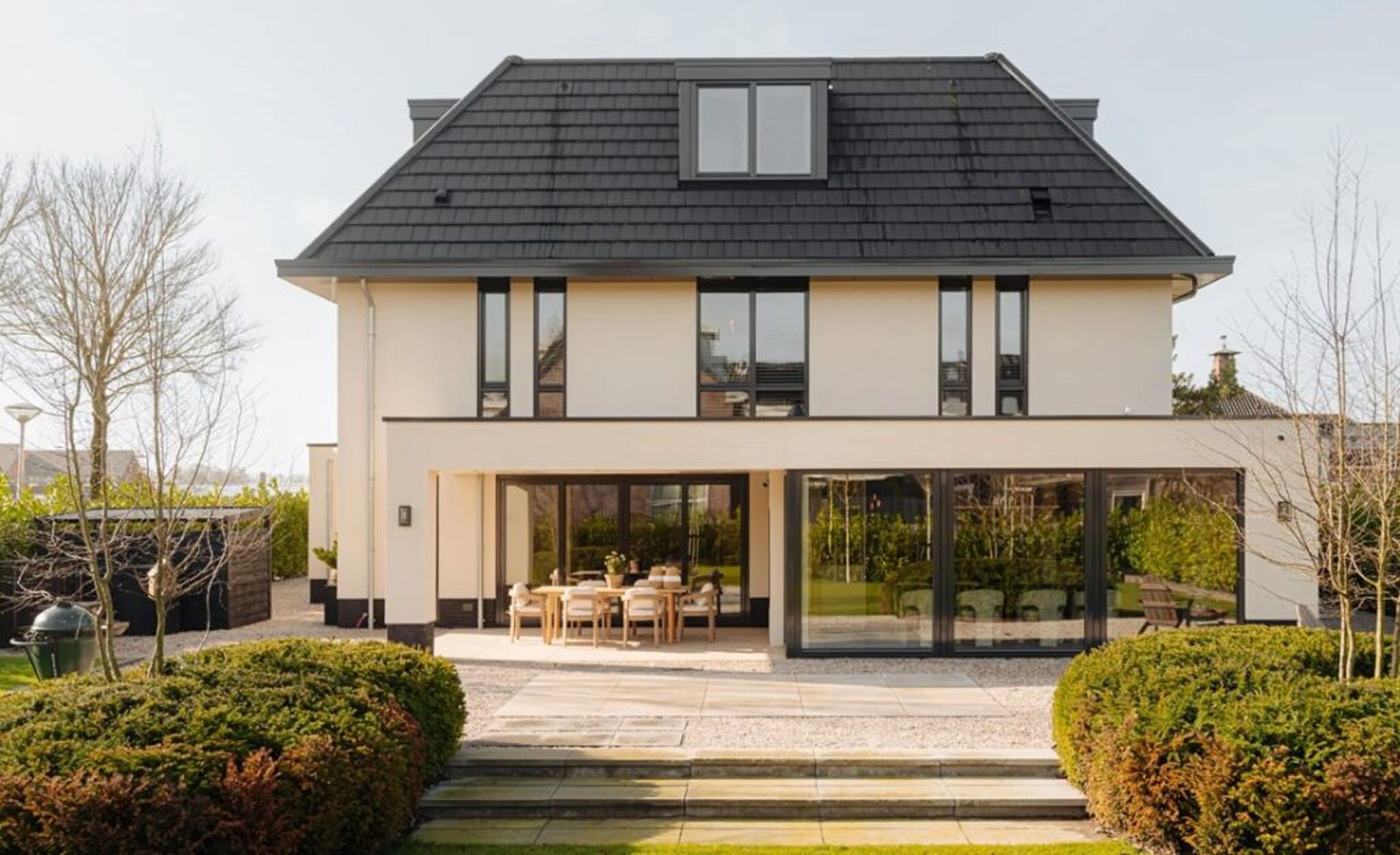 De achterkant van de eco-villa in Amstelveen.