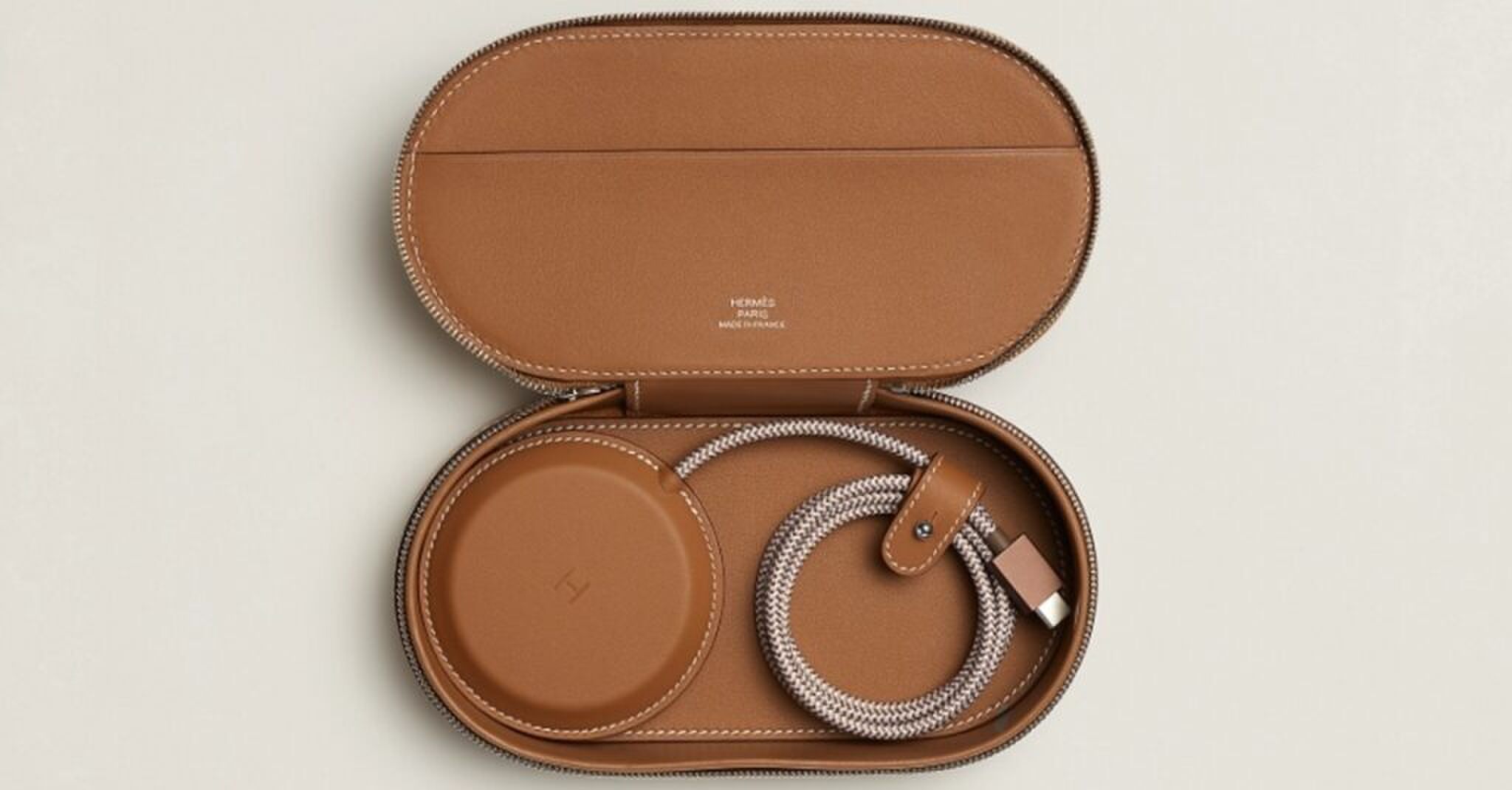 De oplader van Herm&egrave;s.