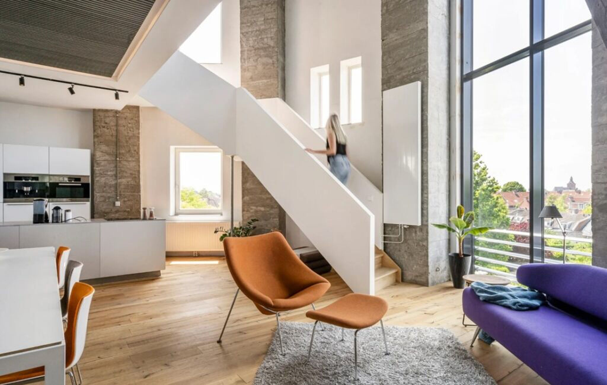 De living van de watertoren op Funda.