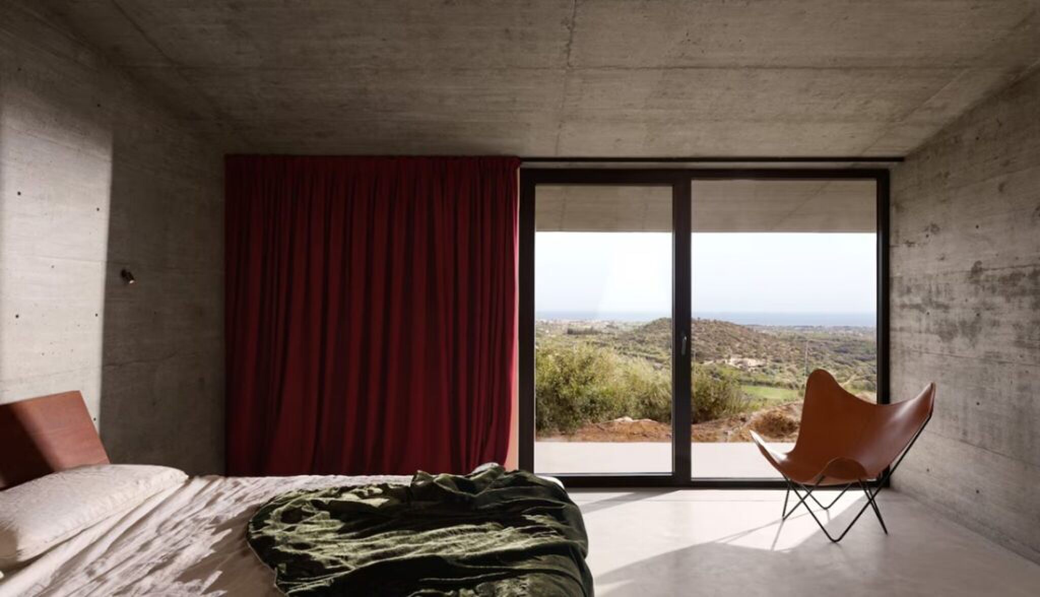 Een van de luxe slaapkamers.