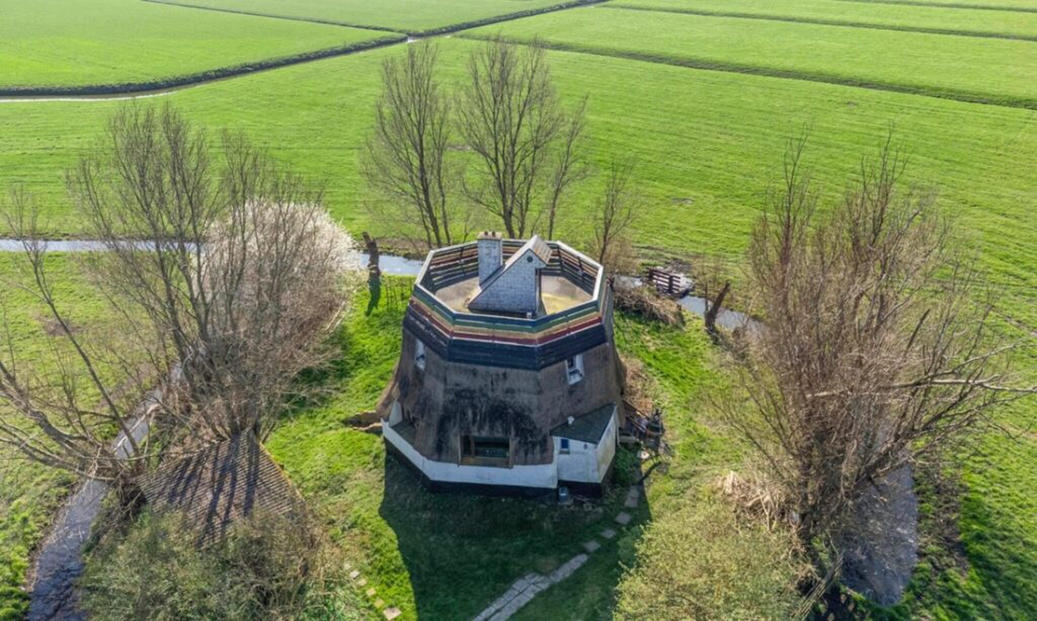 Het karakteristieke pand in Zoetermeer.