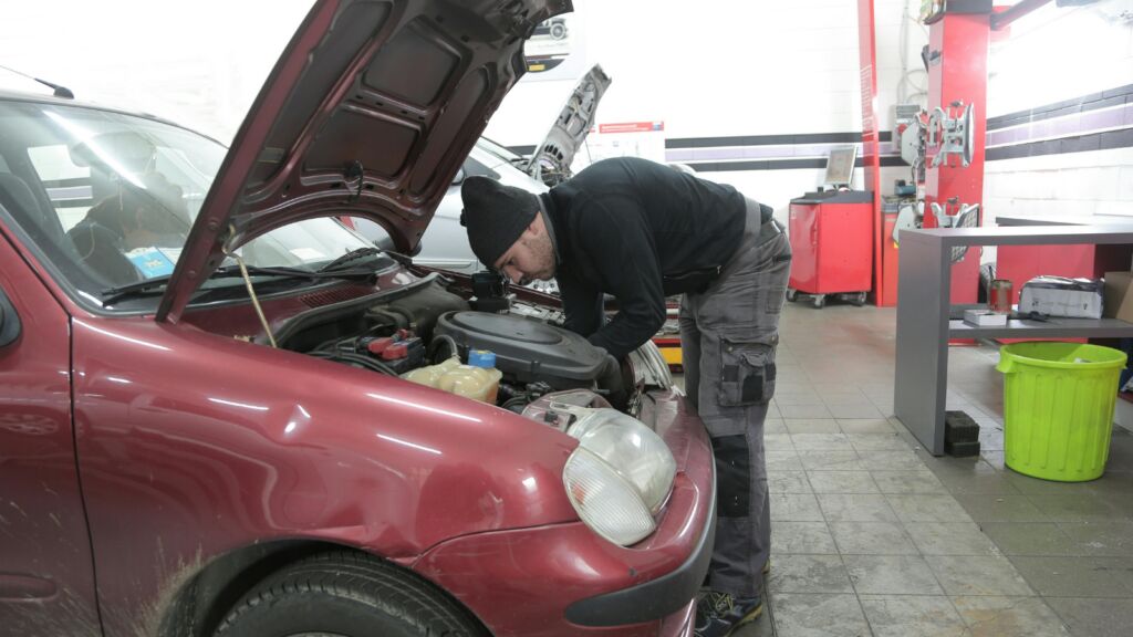 Onderhoud aan de auto na het te lang uitstellen van het tanken
