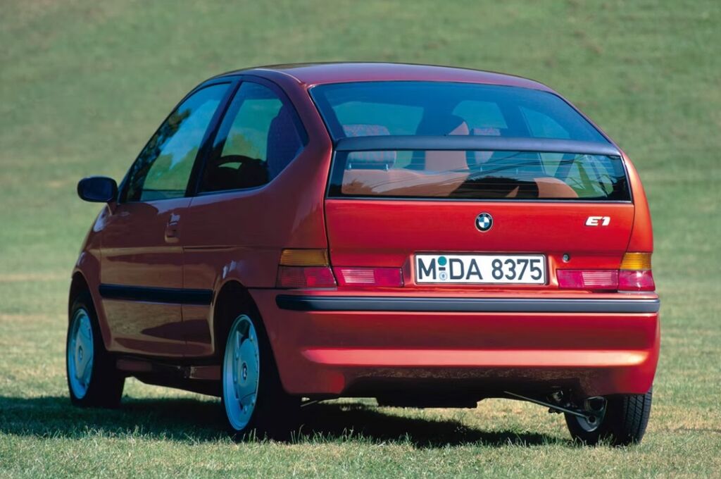De achterkant van de BMW E1
