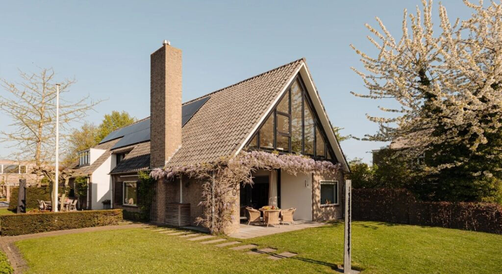 Het exterieur van de exclusieve villa in Warmond.
