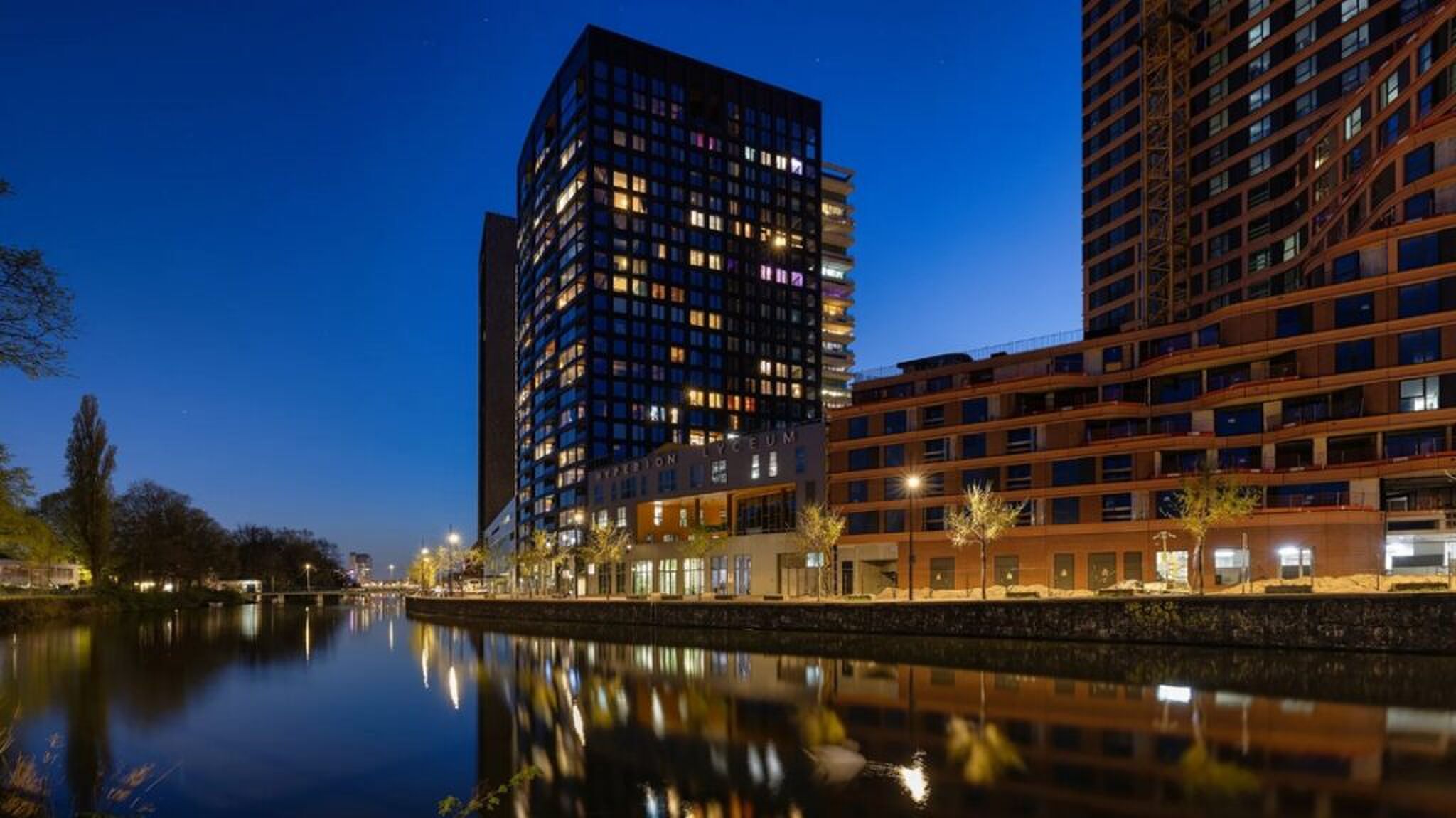 De buitenzijde van het penthouse in Amsterdam.