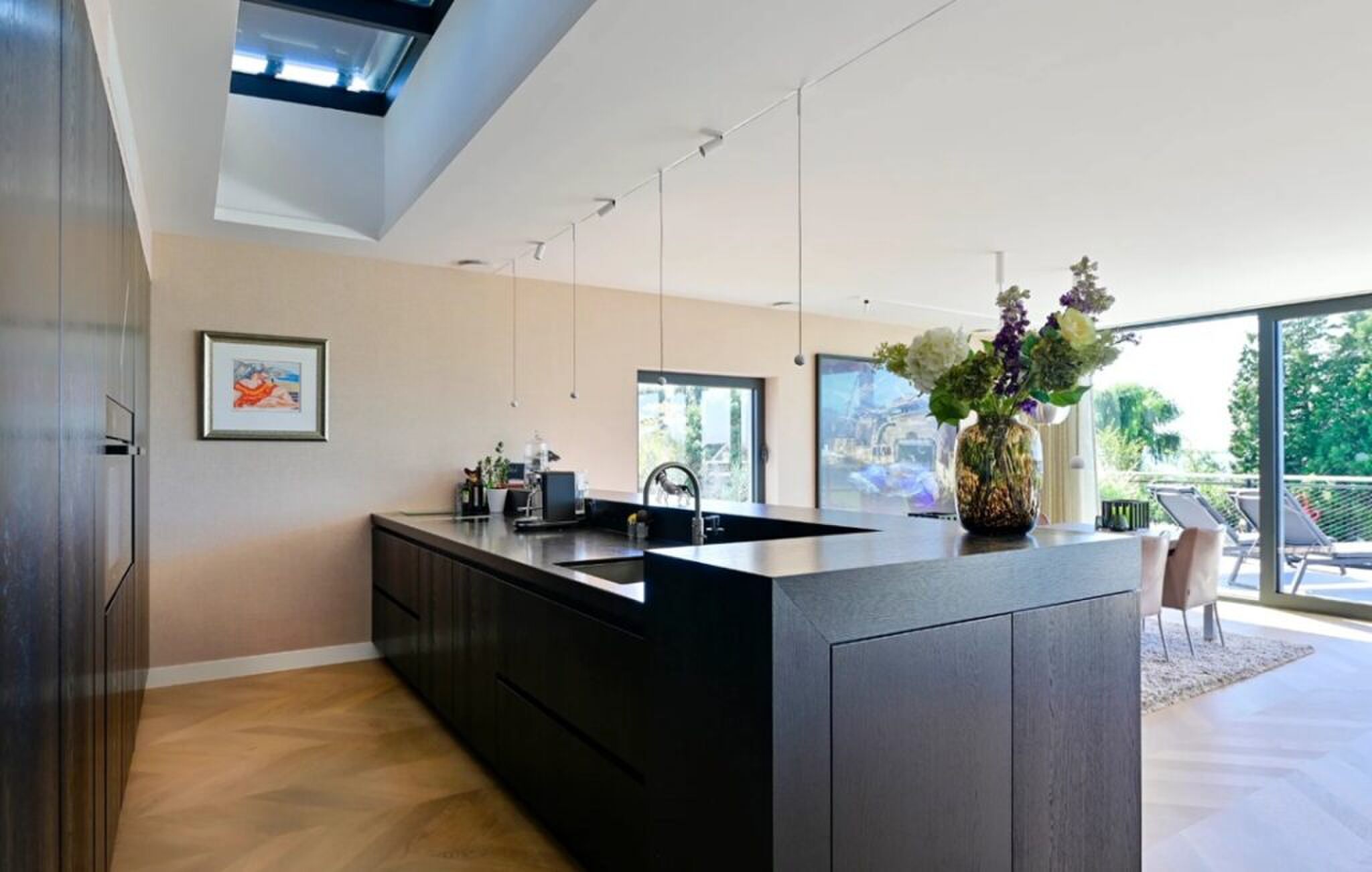 De keuken van de villa aan de Vinkeveense Plassen.