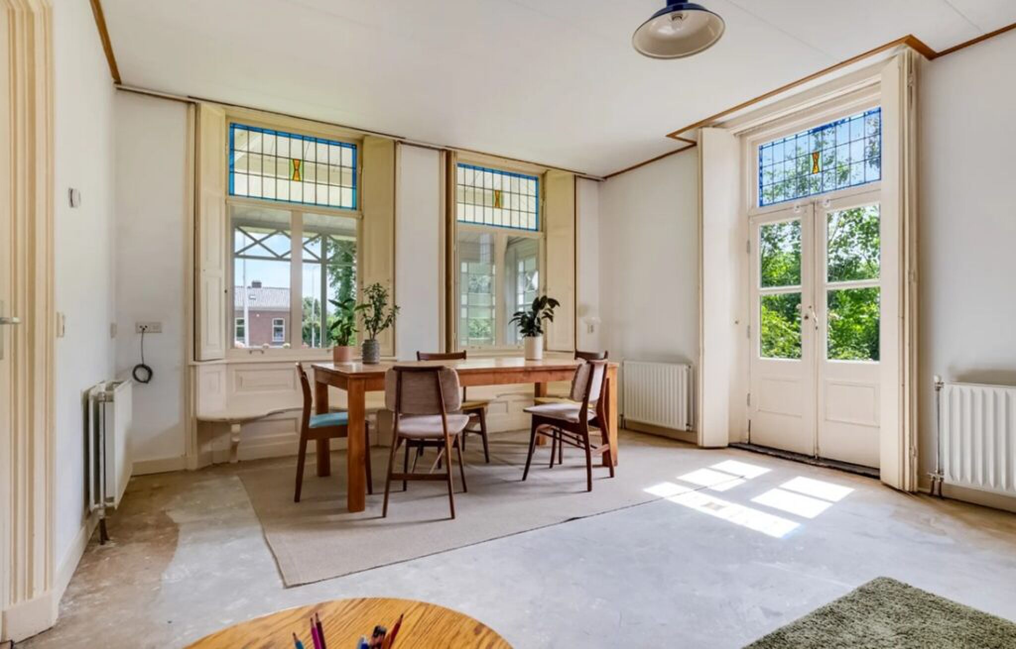 De binnenzijde van de Funda-villa die als opknapper wordt aangeboden.