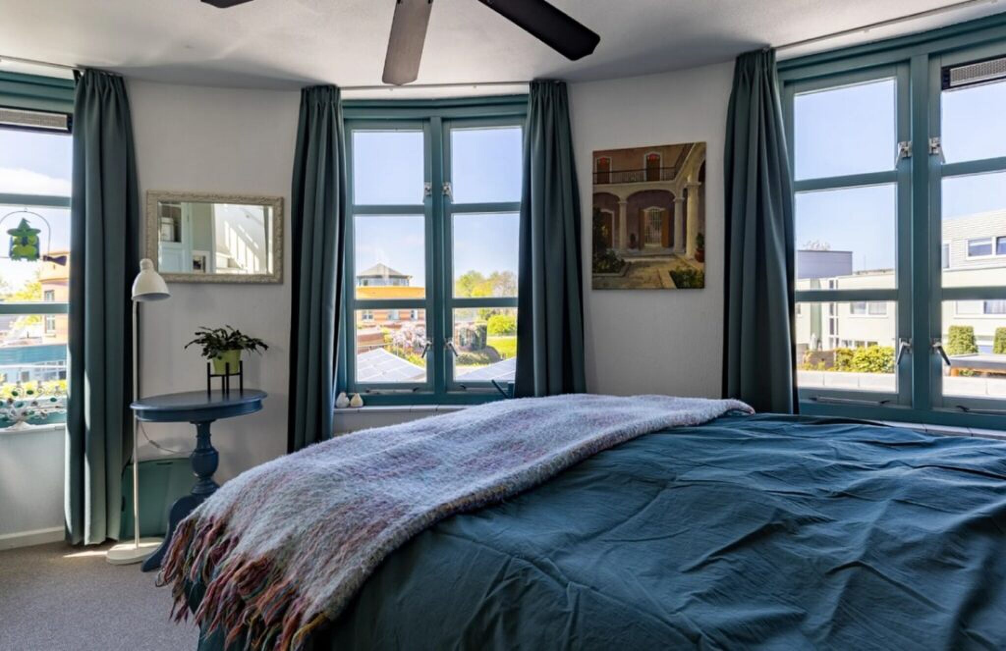 De slaapkamer met fijn uitzicht.