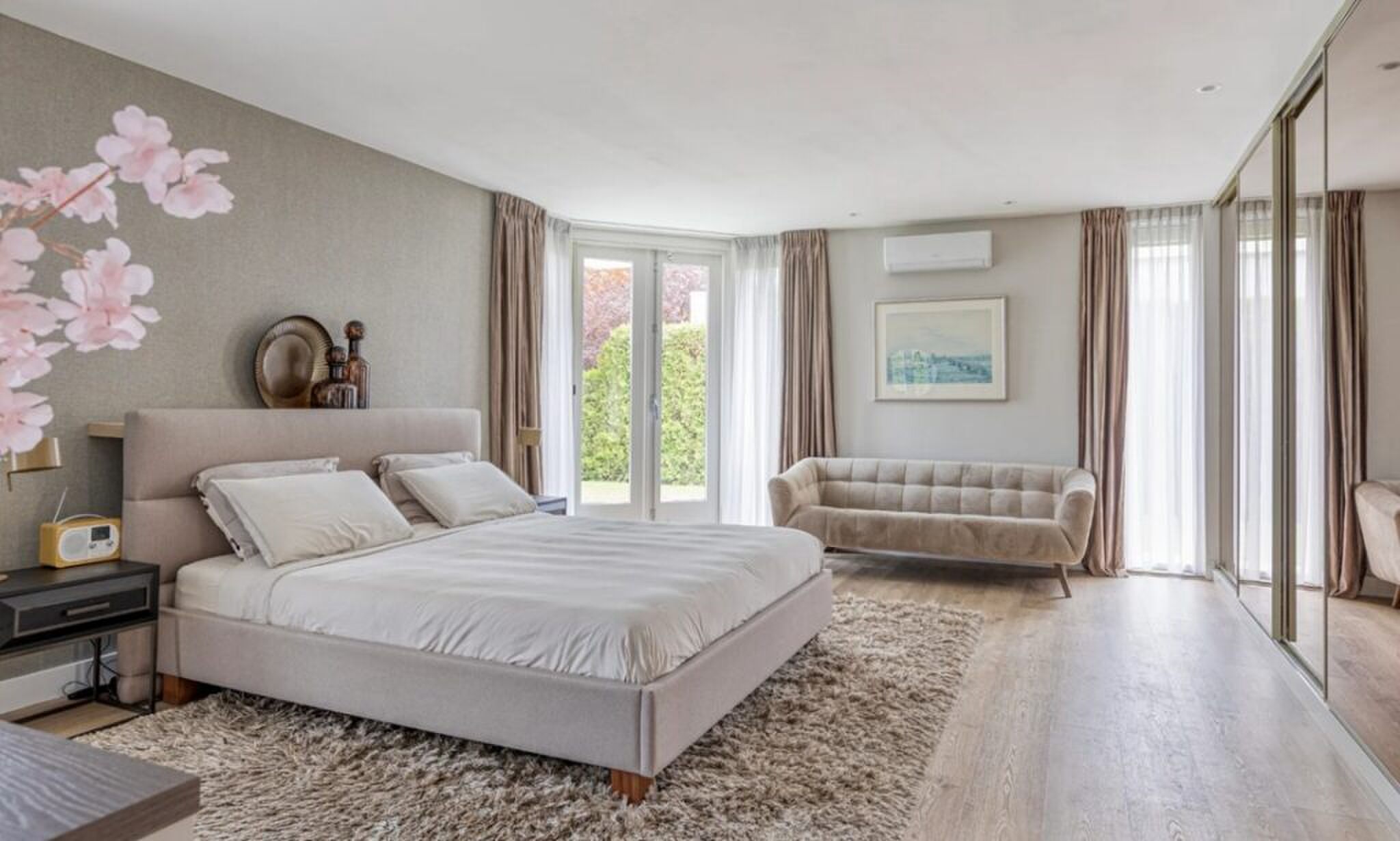 De masterbedroom van de woning.