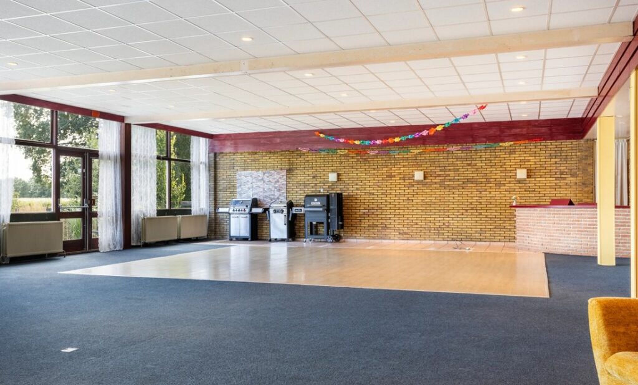 De grote feestzaal van de woning.