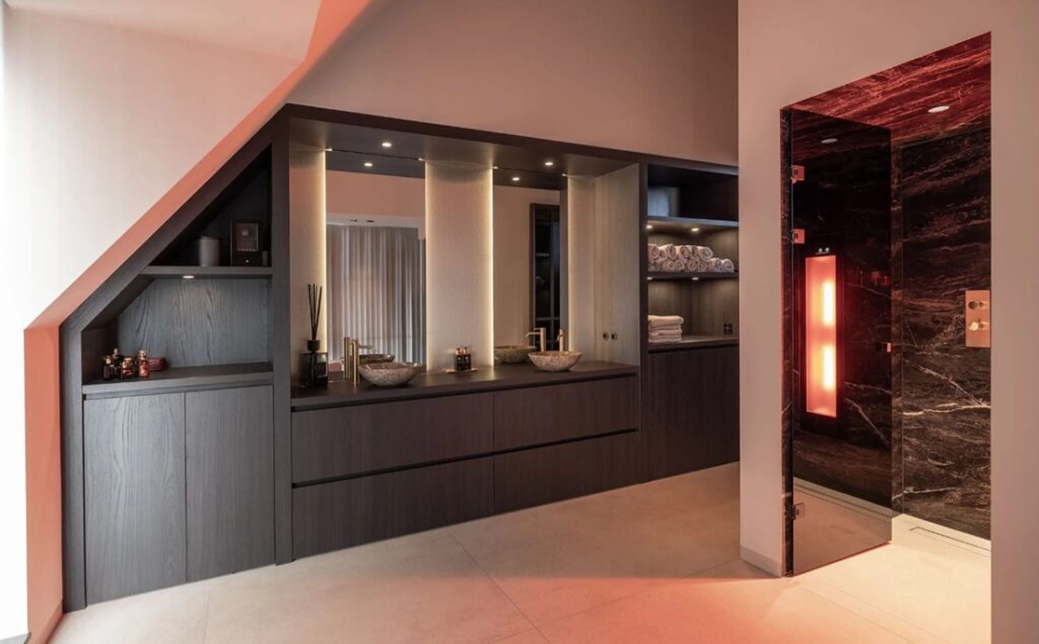 De wellnessruimte van de woning.