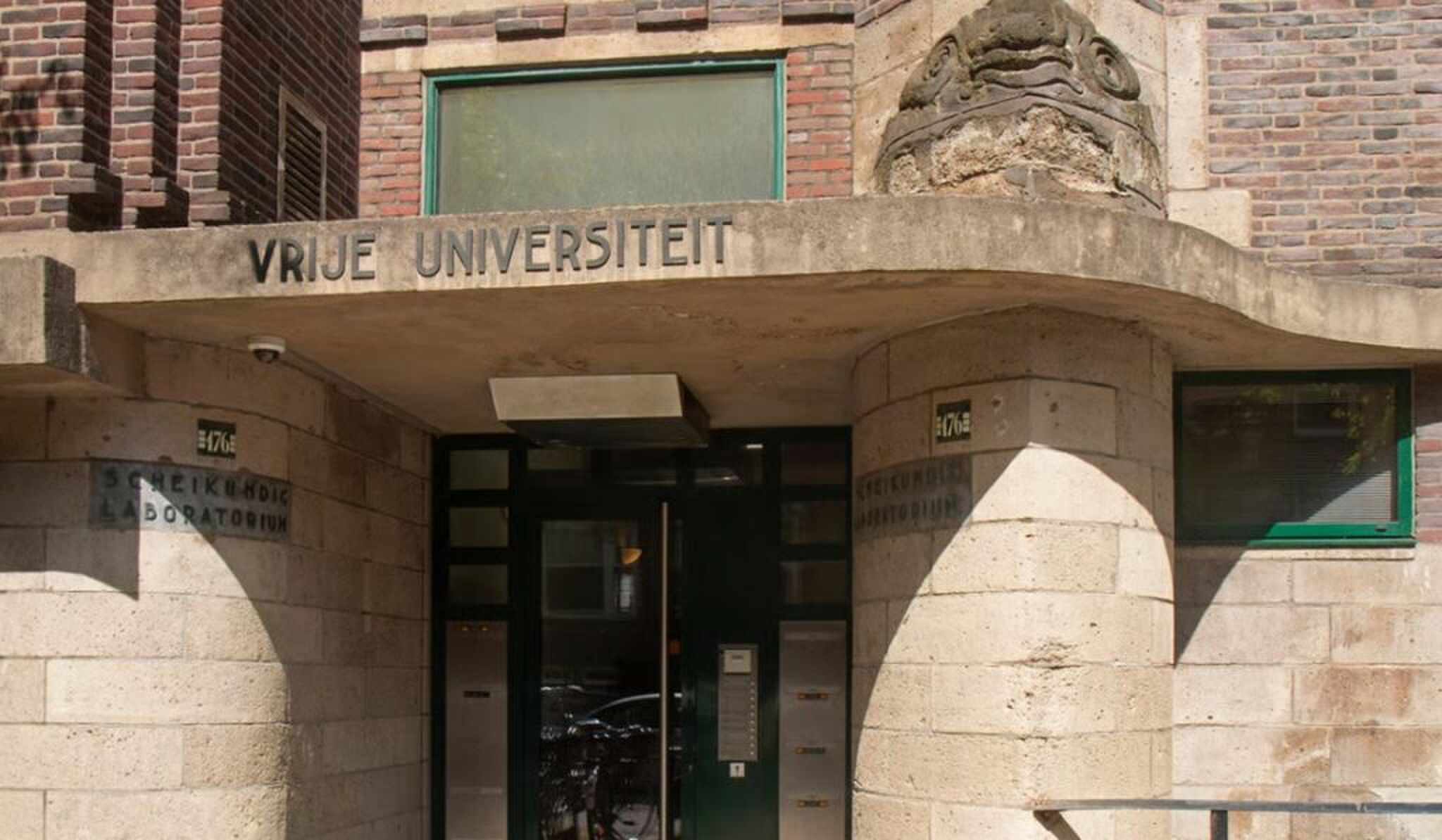 De voorzijde van het karakteristieke pand.