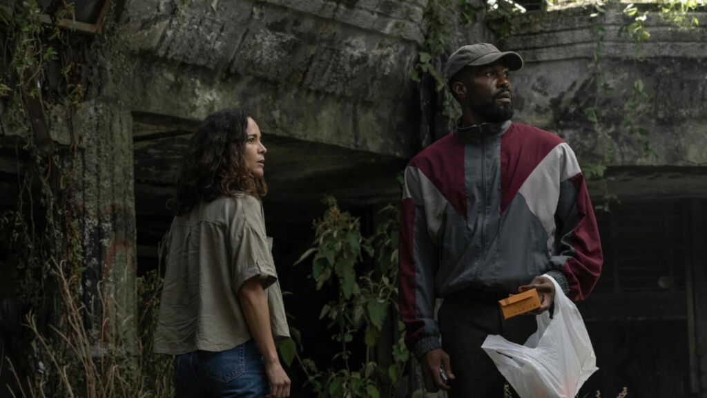 Alice Braga en Yahya Abdul-Mateen II in Man on Fire
