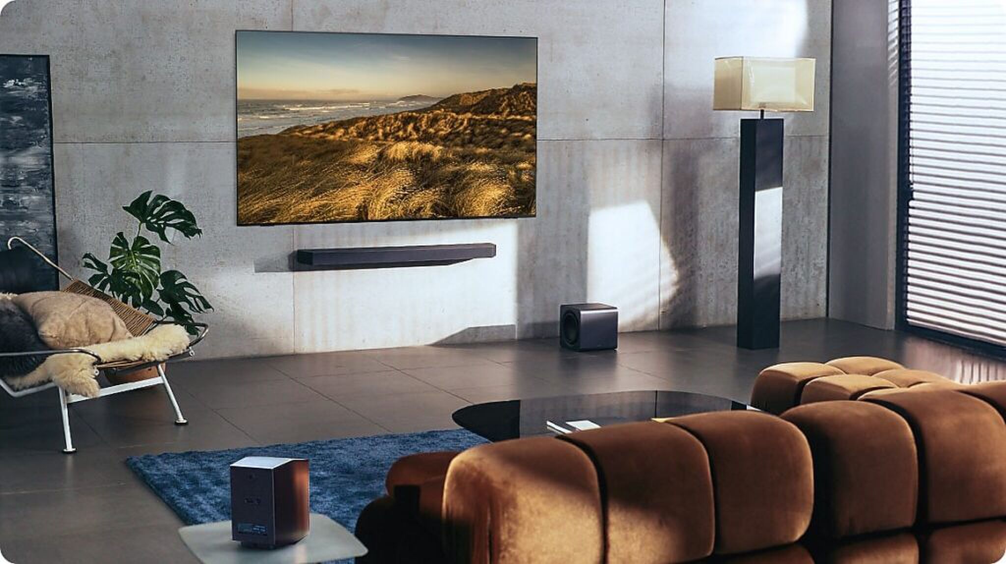  De combinatie van de 77 inch S95F OLED-tv met de Q990F-soundbar