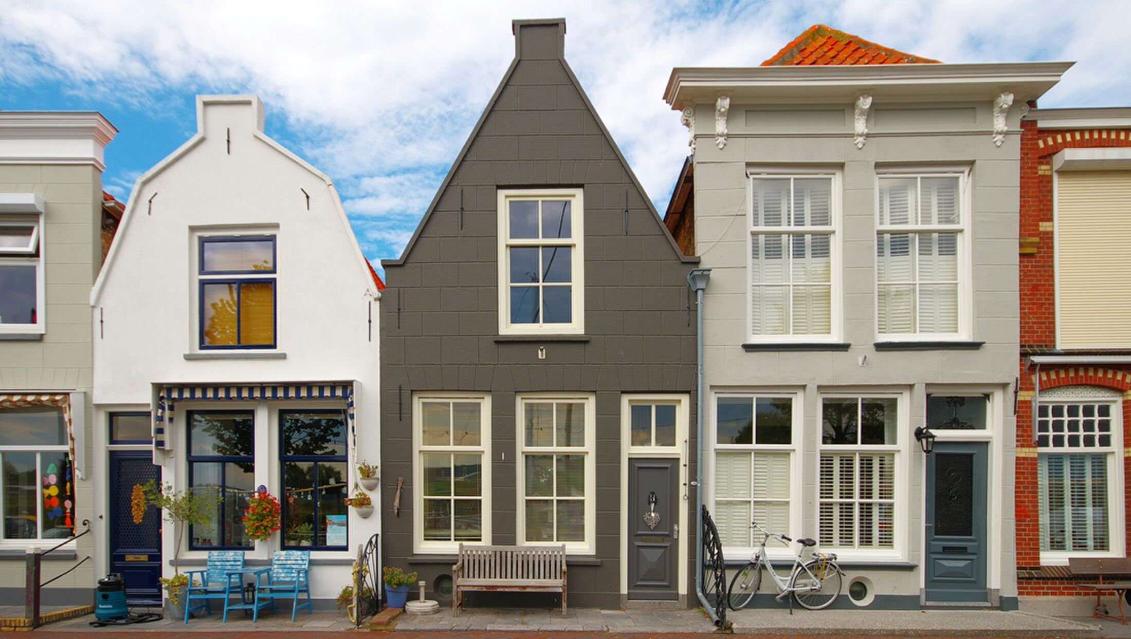 Een rijtje woningen in Nederland.