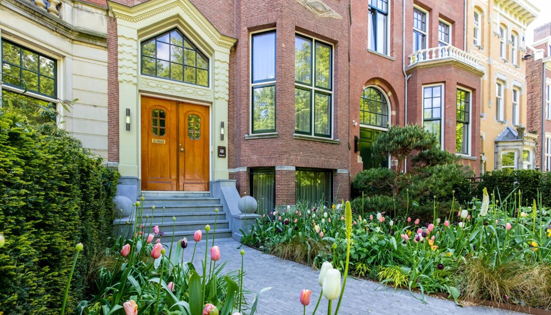 De voorzijde van het huis in Rotterdam.