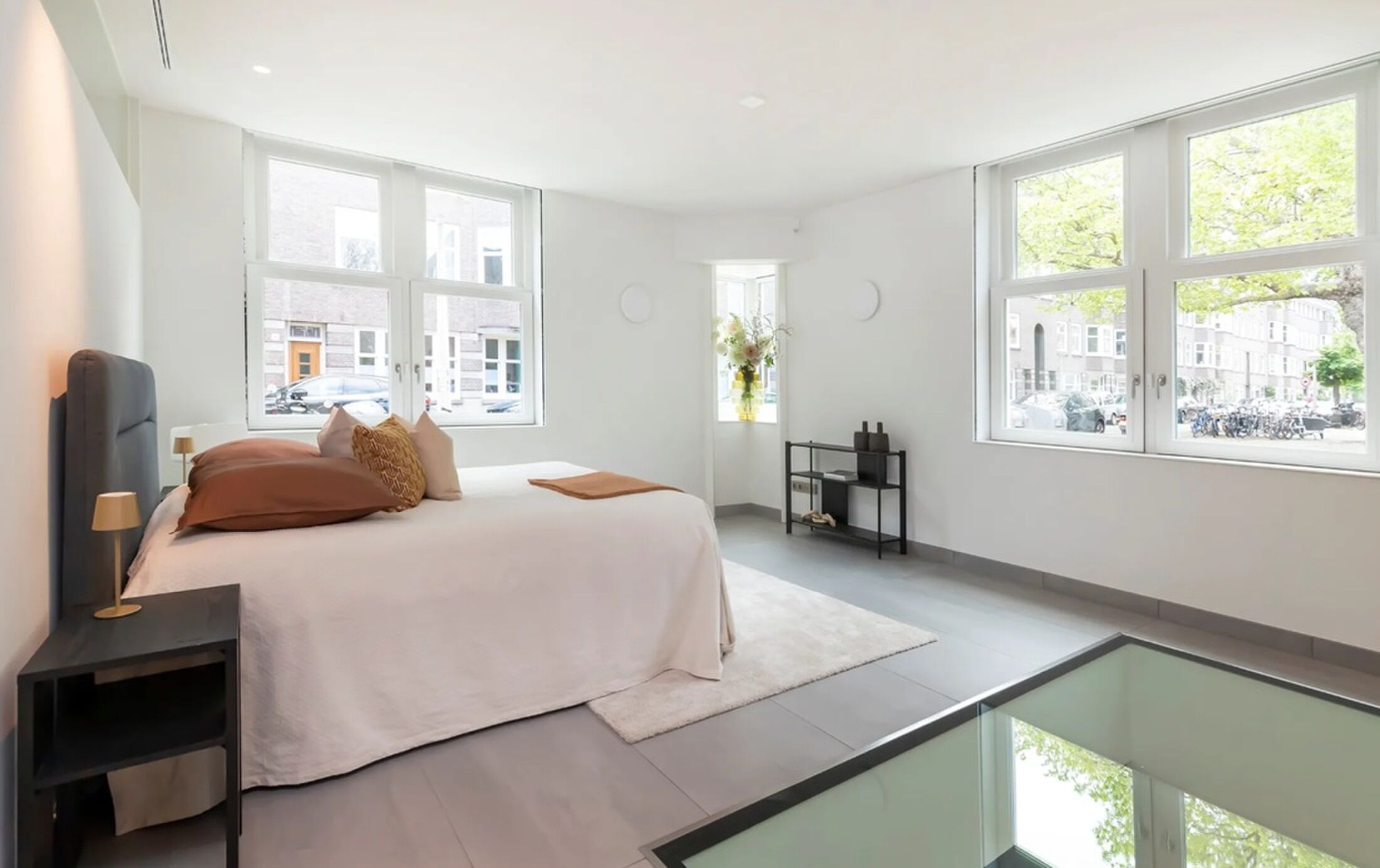 Een van de slaapkamers van de hoekwoning in Amsterdam.