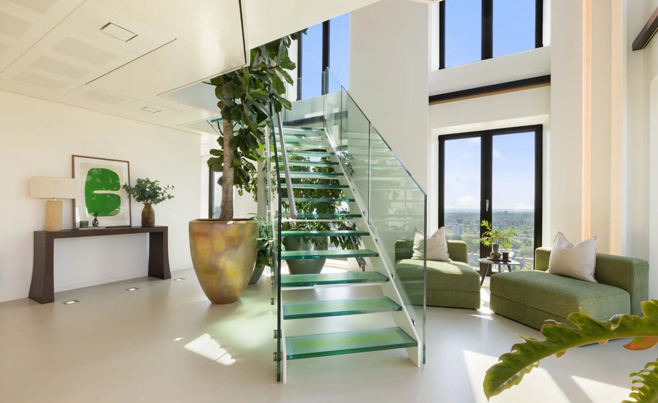 De designtrap in het appartement.