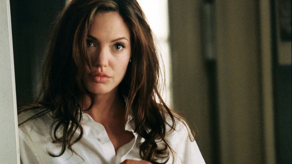 Angelina Jolie in Mr. & Mrs. Smith