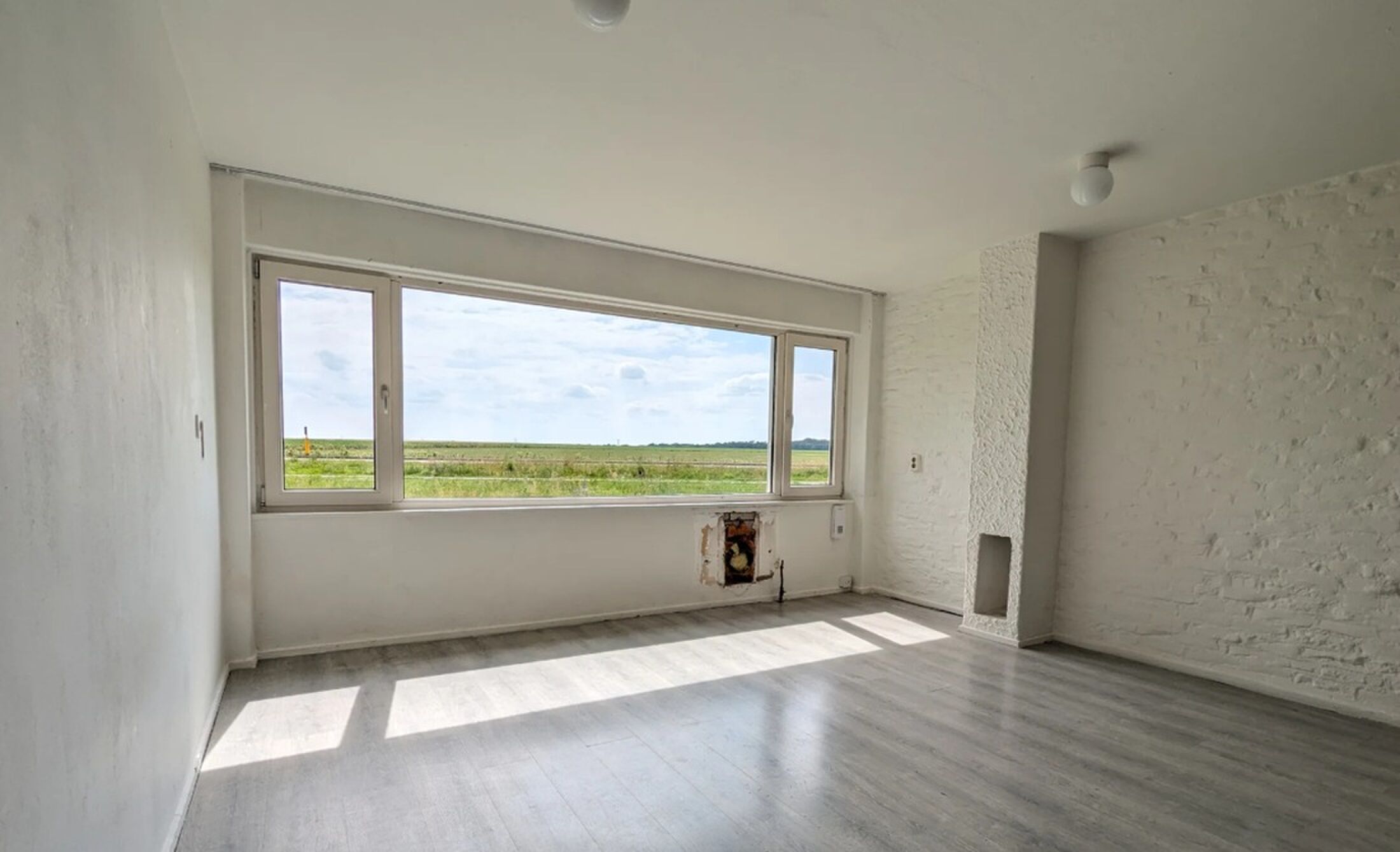 De binnenzijde van het appartement in Emmen.