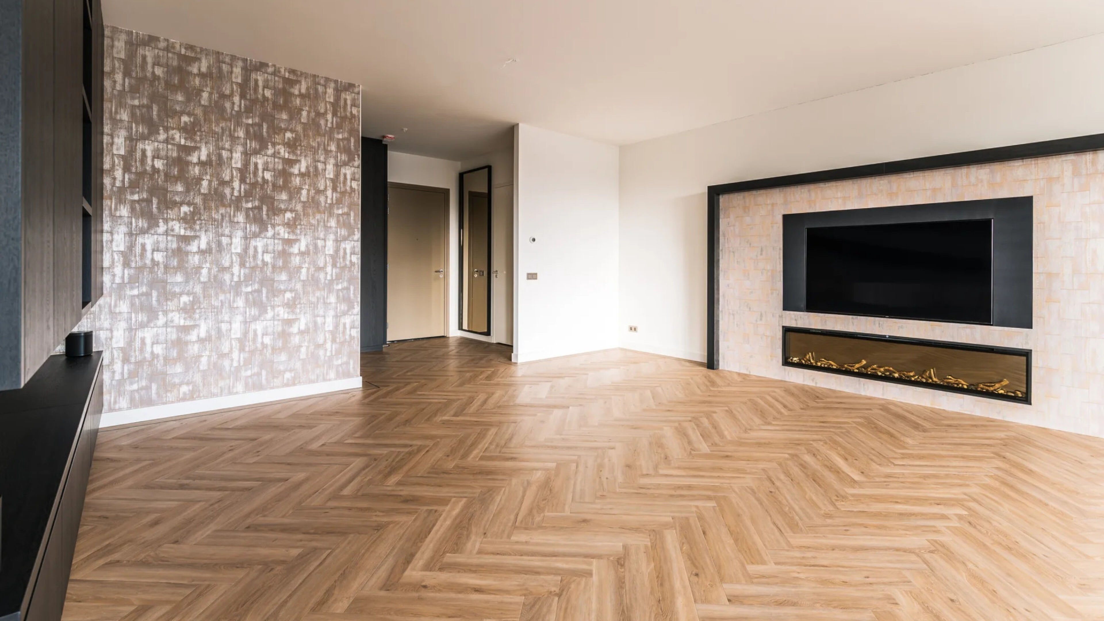 De woonkamer van het appartement van Gerard Joling.