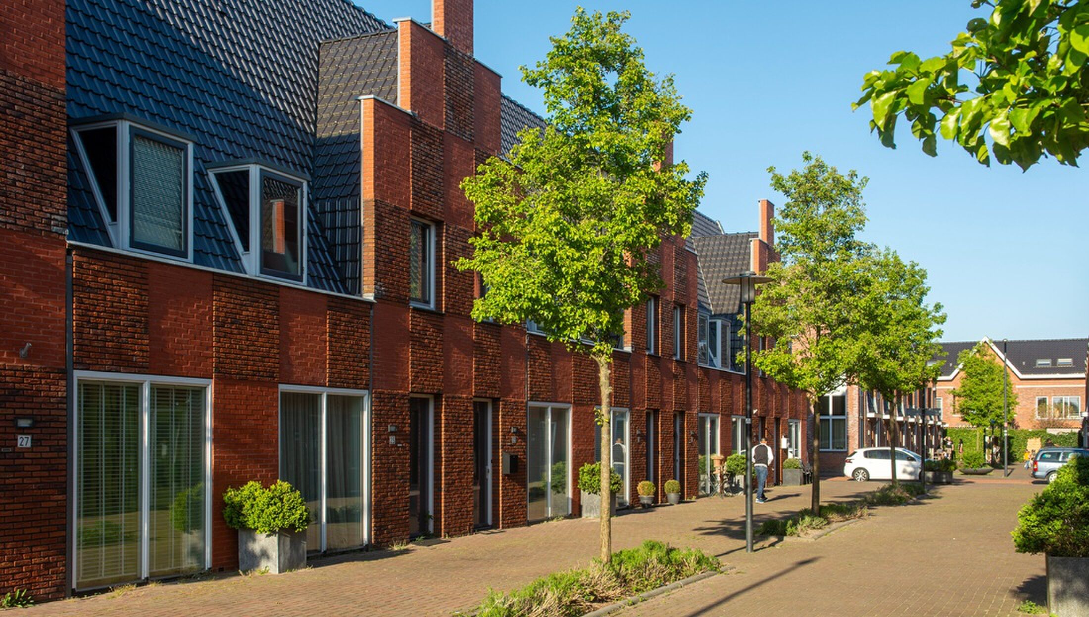 Een rijtje woningen in Nederland.