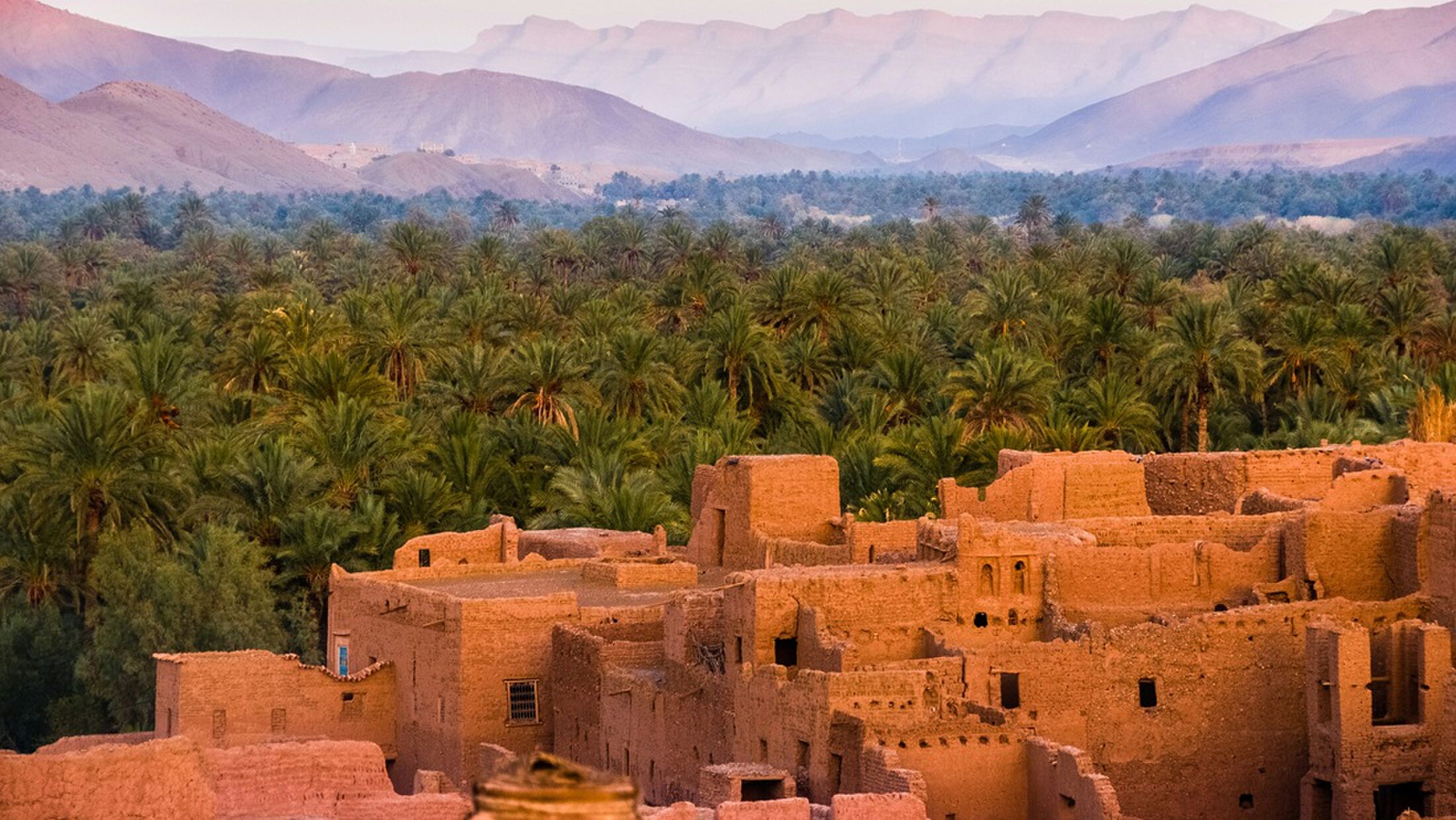 Een uitzicht waarvan je kunt genieten tijdens een reis door Marokko.