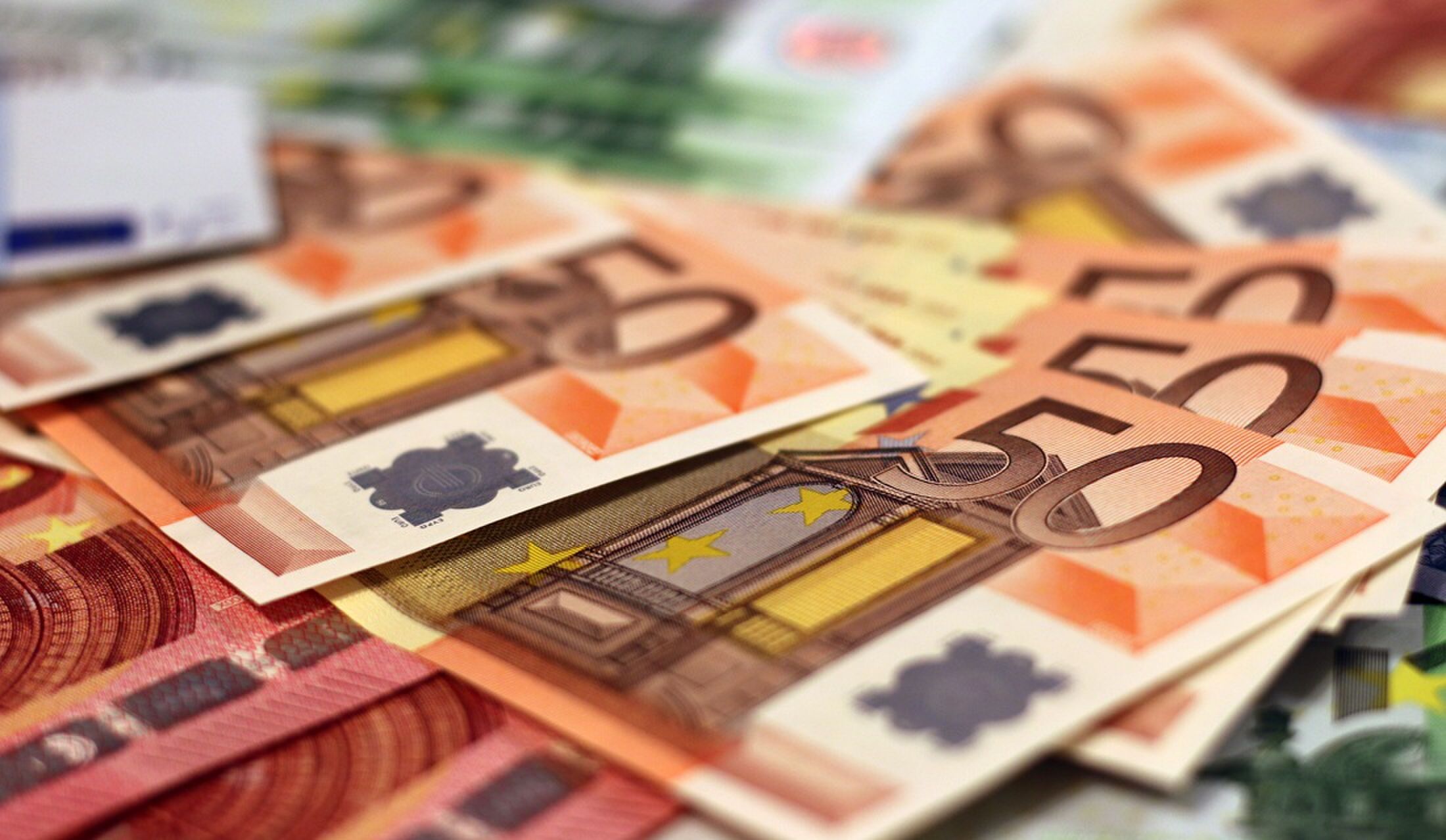 Geld, wat een starterslening verschaft voor een eigen huis.